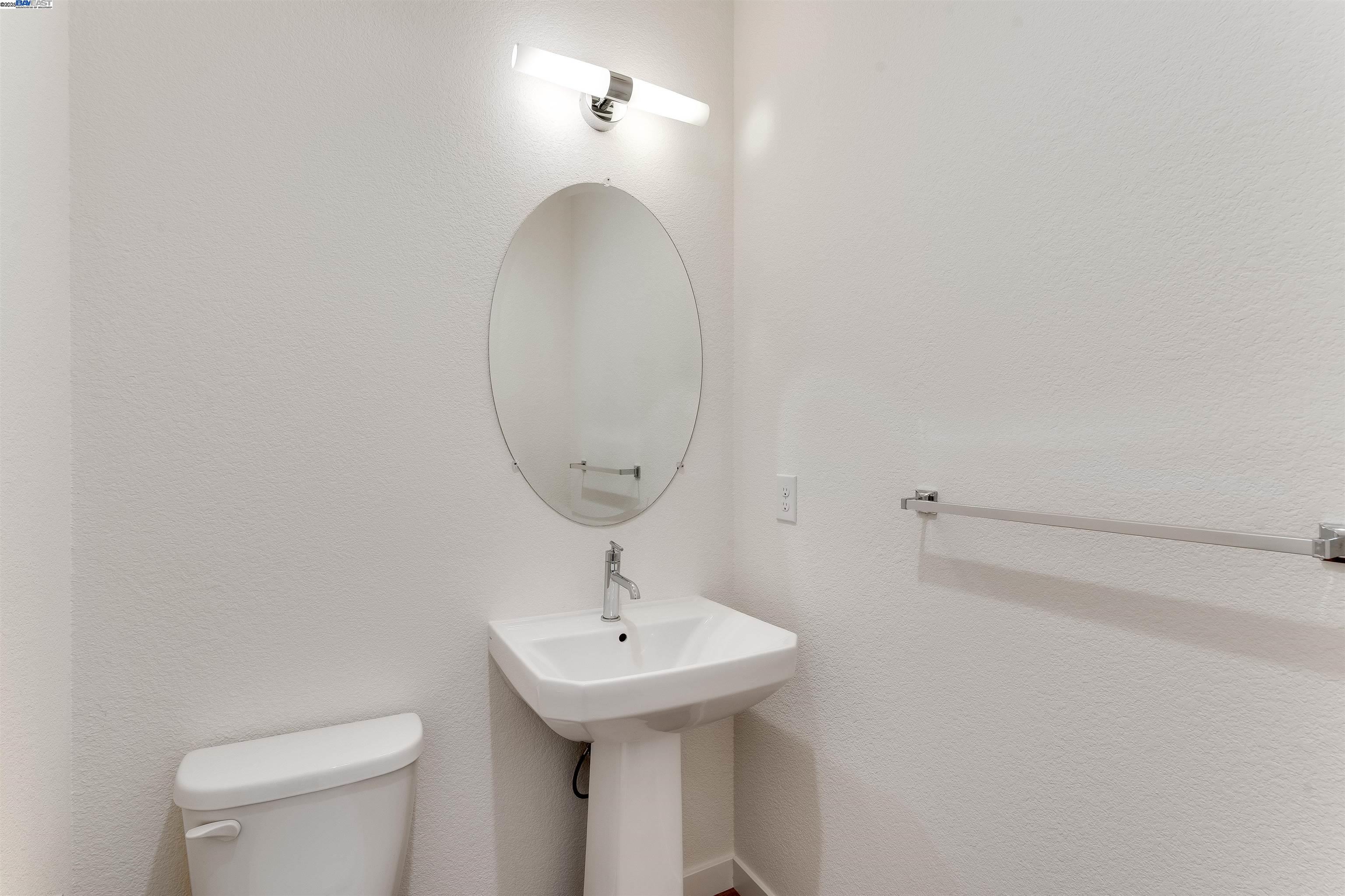 Detail Gallery Image 13 of 38 For 2336 Endeavor Way, Sacramento,  CA 95834 - 3 Beds | 2/1 Baths