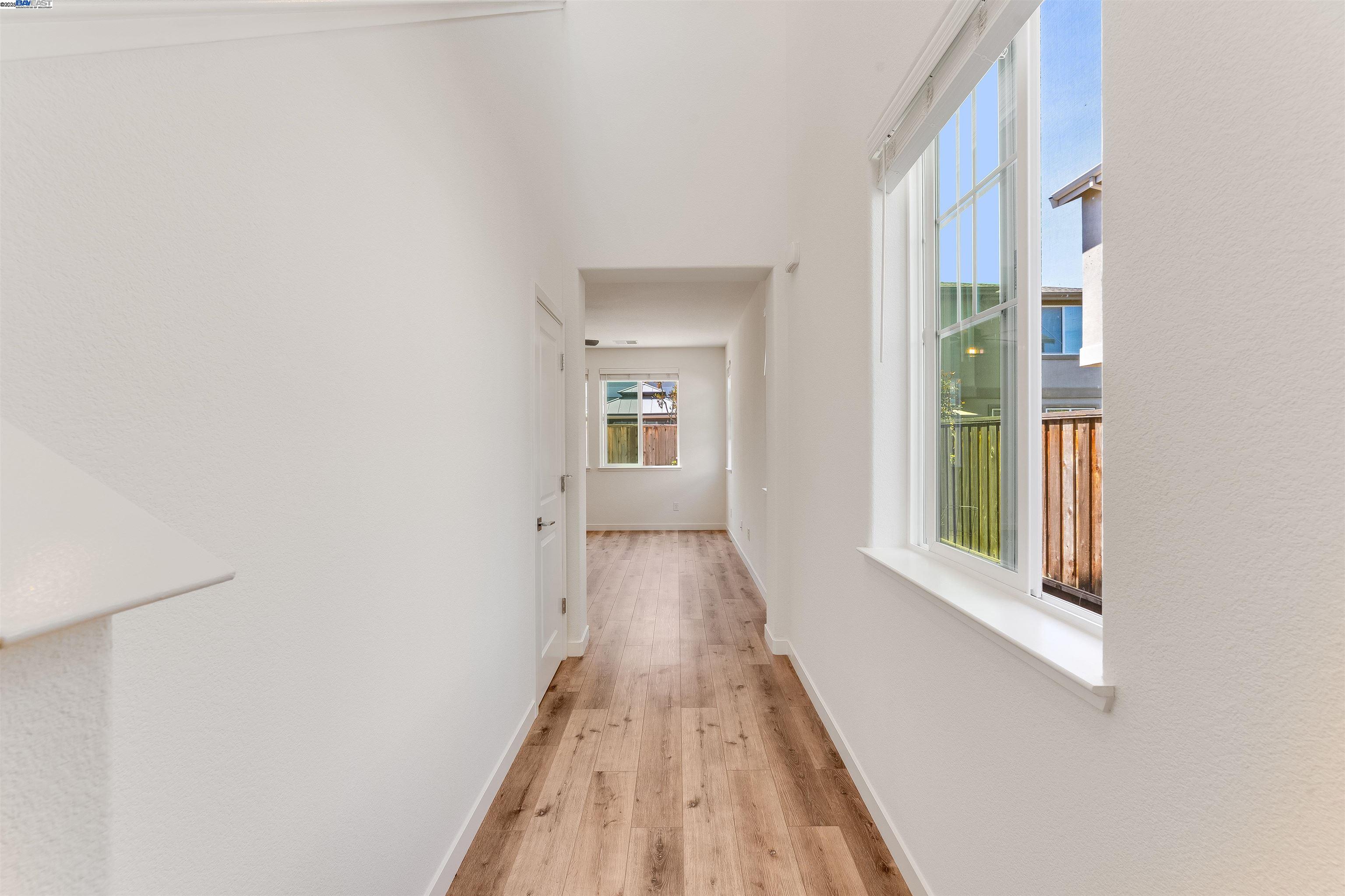 Detail Gallery Image 3 of 38 For 2336 Endeavor Way, Sacramento,  CA 95834 - 3 Beds | 2/1 Baths