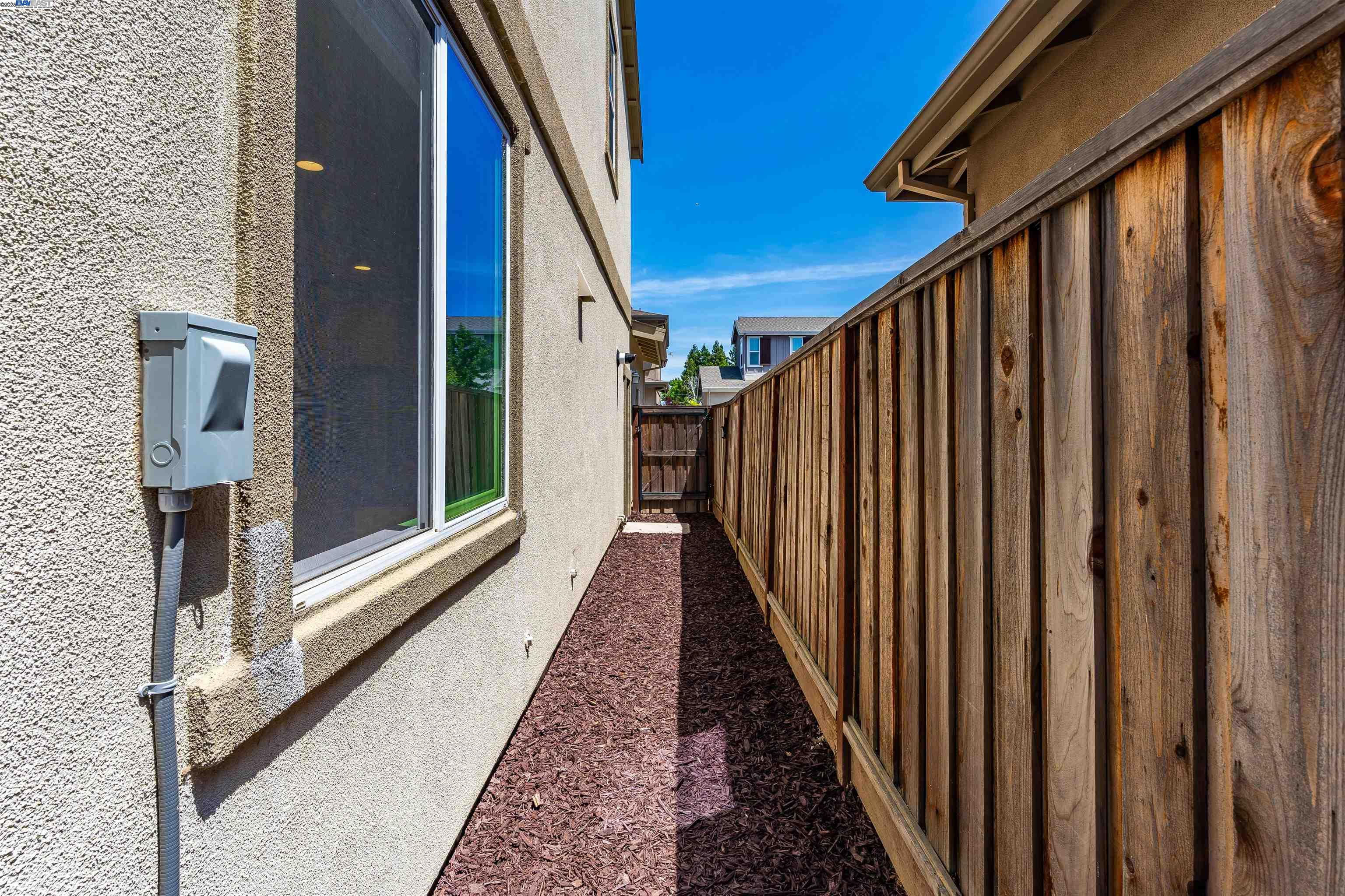 Detail Gallery Image 32 of 38 For 2336 Endeavor Way, Sacramento,  CA 95834 - 3 Beds | 2/1 Baths