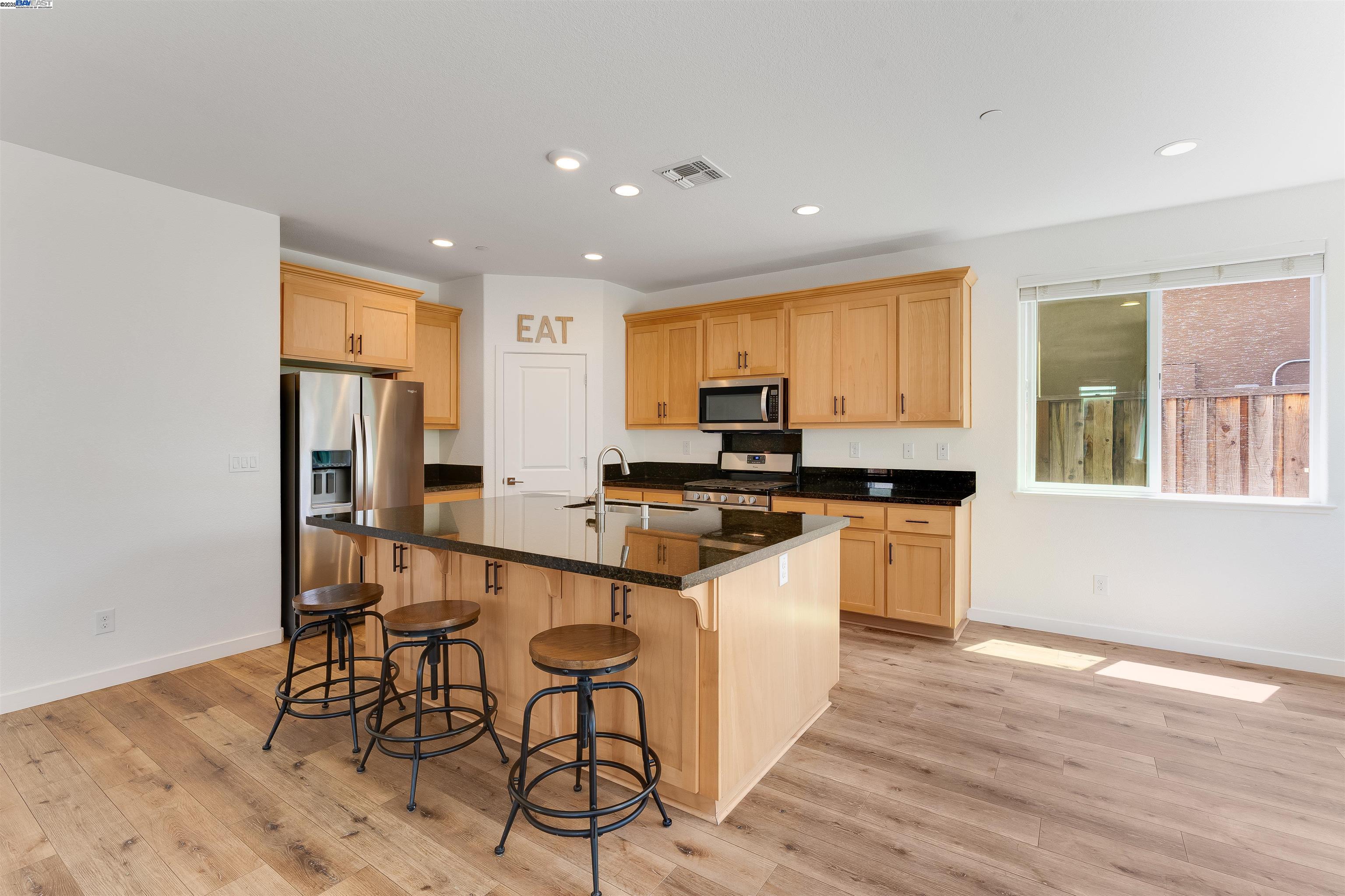 Detail Gallery Image 8 of 38 For 2336 Endeavor Way, Sacramento,  CA 95834 - 3 Beds | 2/1 Baths