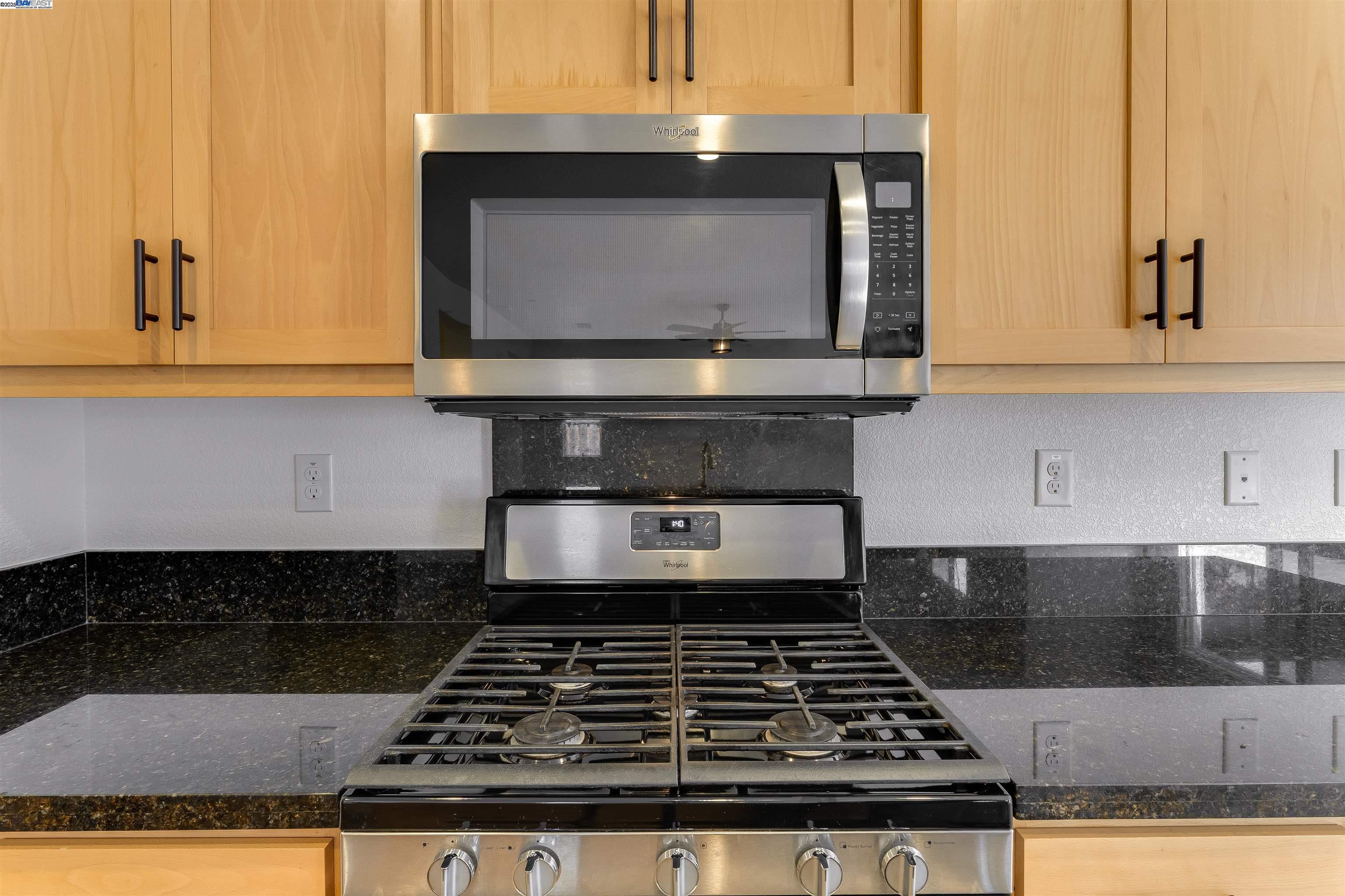 Detail Gallery Image 10 of 38 For 2336 Endeavor Way, Sacramento,  CA 95834 - 3 Beds | 2/1 Baths