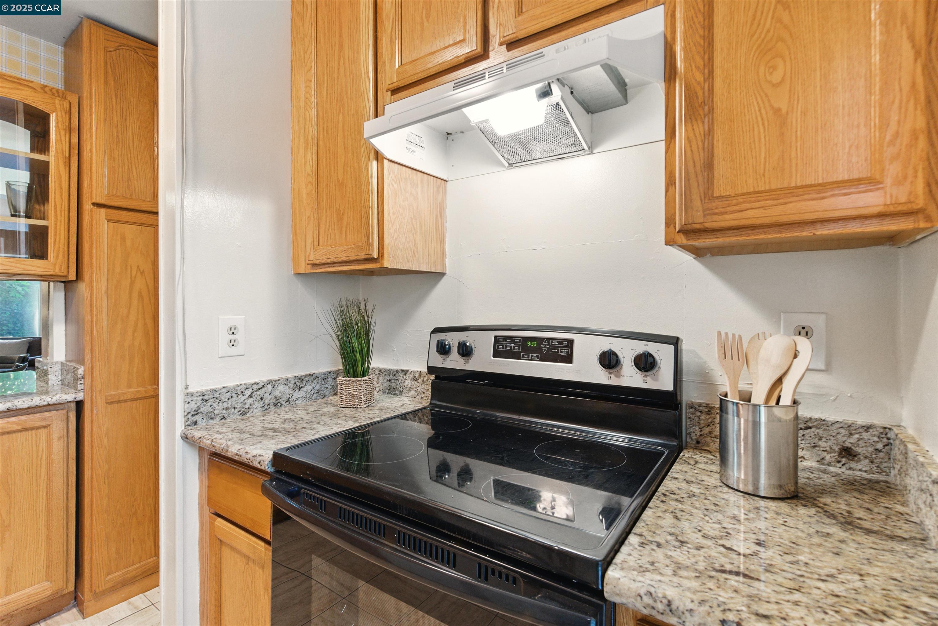 Detail Gallery Image 11 of 36 For 1352 Tree Garden Pl, Concord,  CA 94518 - 3 Beds | 2 Baths