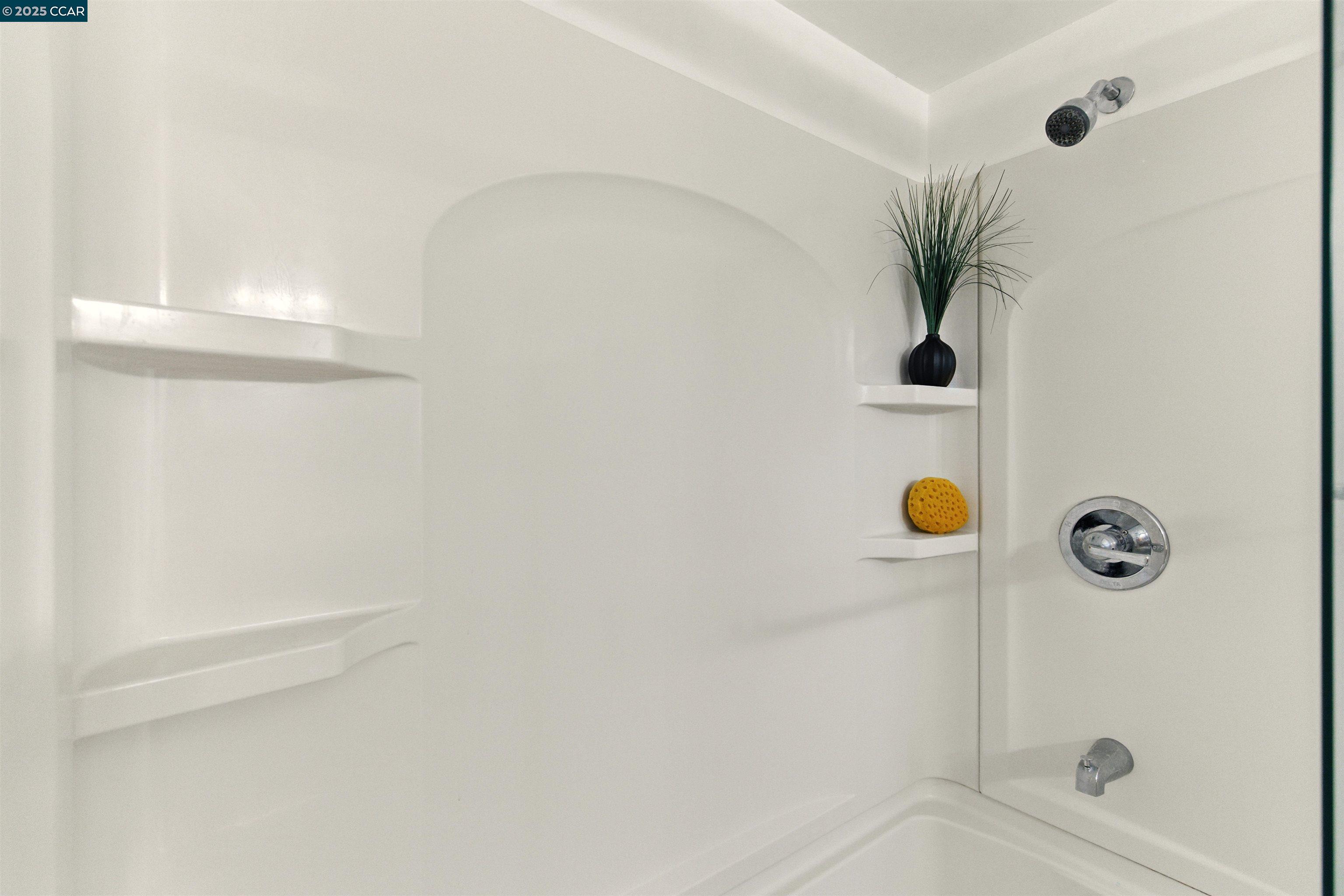 Detail Gallery Image 20 of 36 For 1352 Tree Garden Pl, Concord,  CA 94518 - 3 Beds | 2 Baths