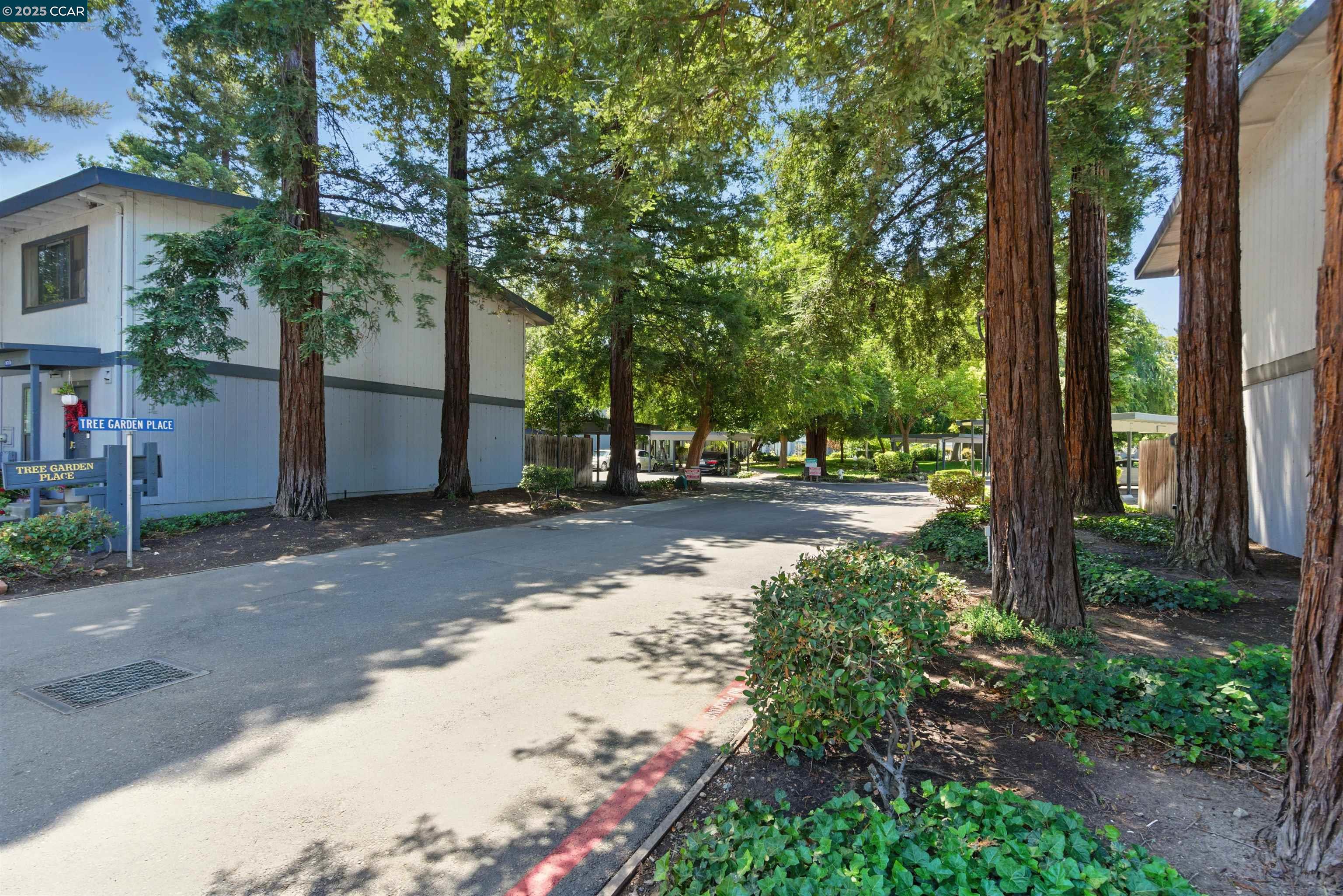 Detail Gallery Image 27 of 36 For 1352 Tree Garden Pl, Concord,  CA 94518 - 3 Beds | 2 Baths