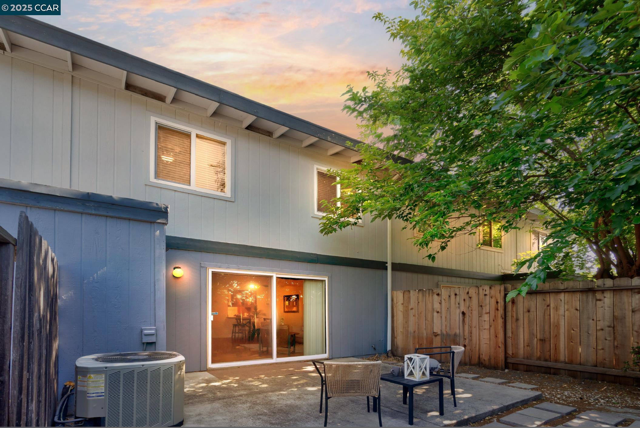 Detail Gallery Image 35 of 36 For 1352 Tree Garden Pl, Concord,  CA 94518 - 3 Beds | 2 Baths