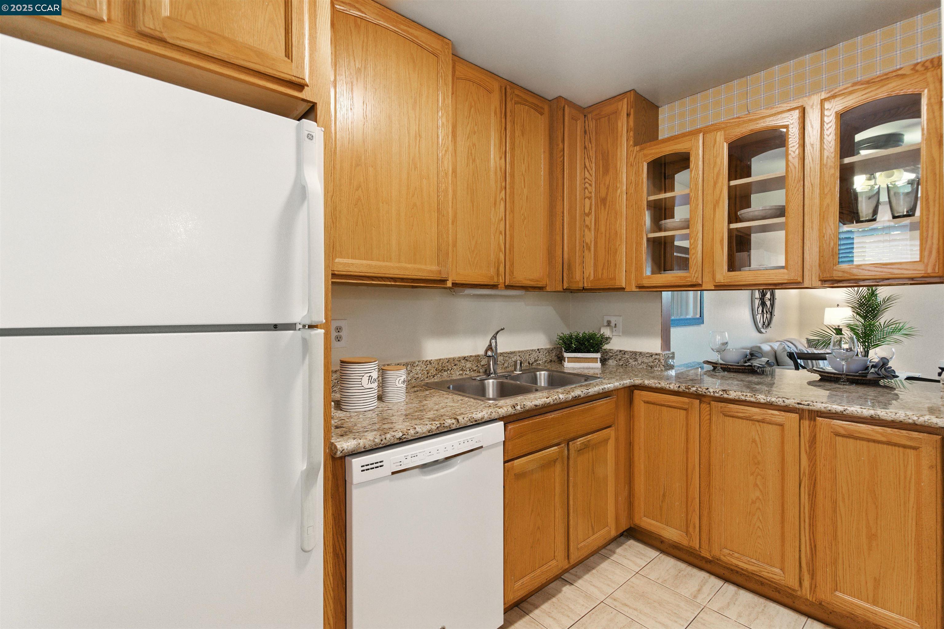 Detail Gallery Image 10 of 36 For 1352 Tree Garden Pl, Concord,  CA 94518 - 3 Beds | 2 Baths
