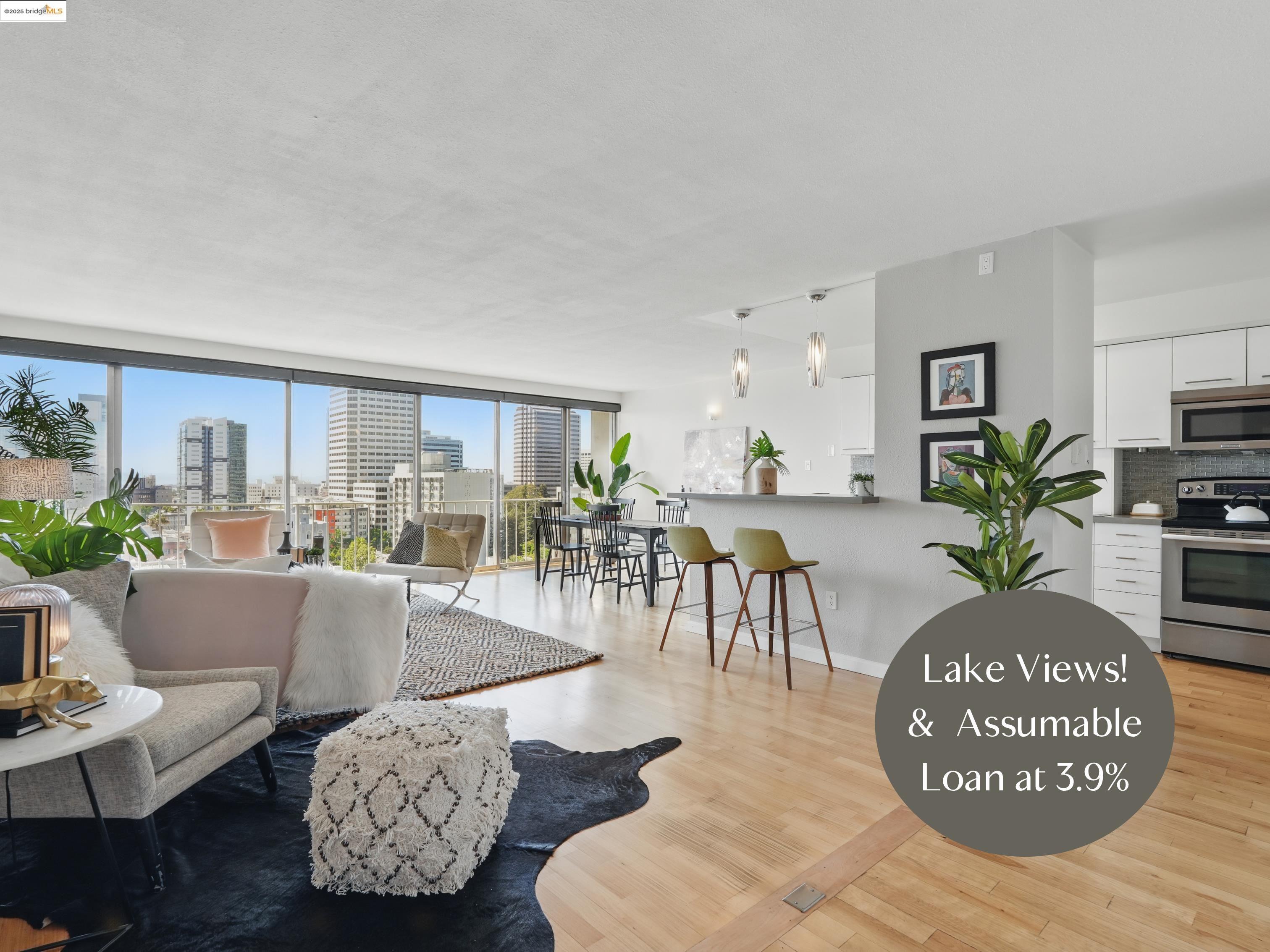 Browse active condo listings in LAKESIDE REGENCY PLAZA
