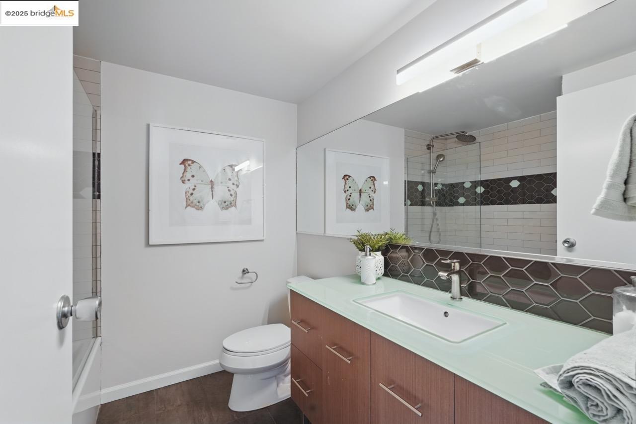 Detail Gallery Image 12 of 32 For 1555 Lakeside Dr #191,  Oakland,  CA 94612 - 2 Beds | 2 Baths