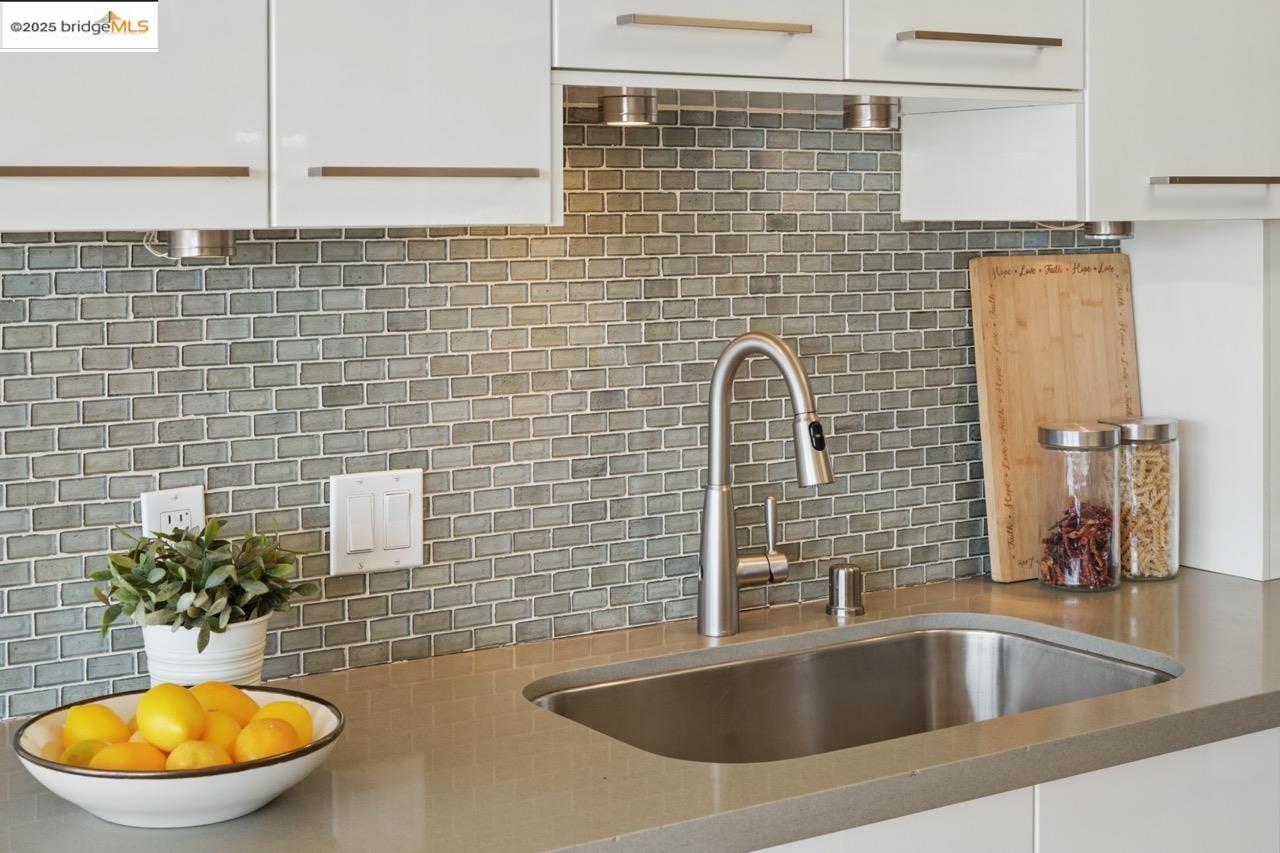 Detail Gallery Image 23 of 32 For 1555 Lakeside Dr #191,  Oakland,  CA 94612 - 2 Beds | 2 Baths