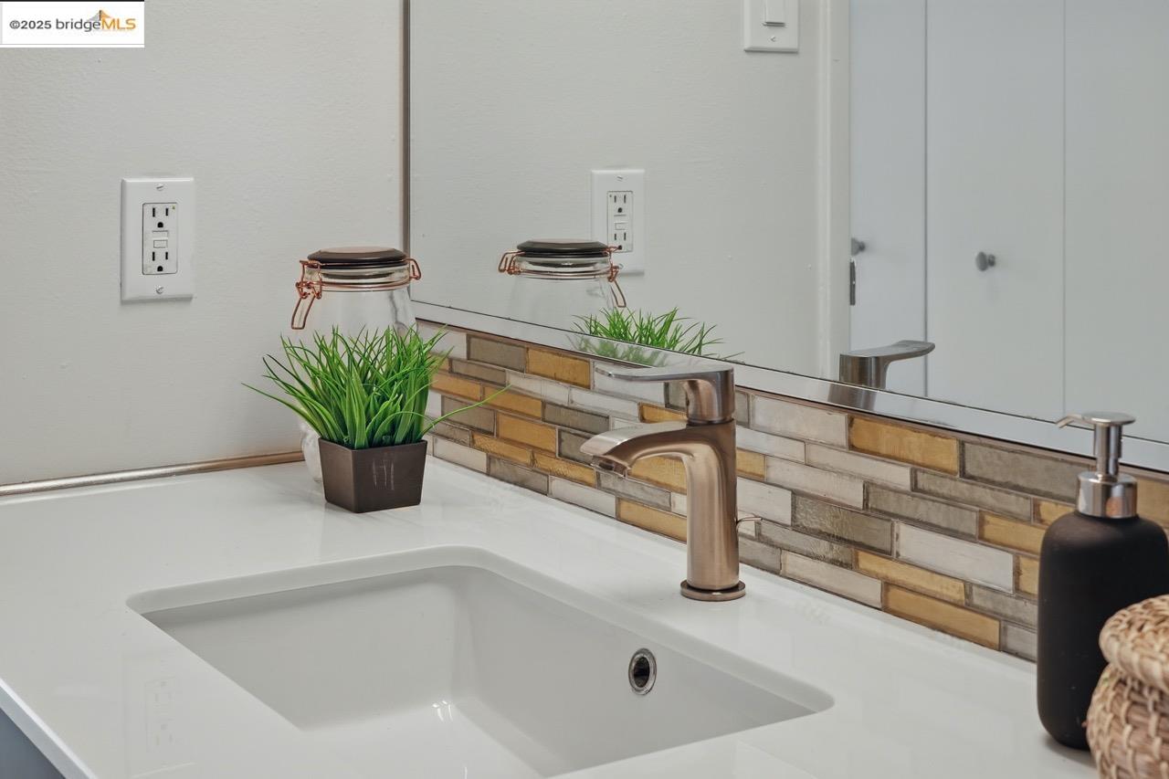 Detail Gallery Image 26 of 32 For 1555 Lakeside Dr #191,  Oakland,  CA 94612 - 2 Beds | 2 Baths