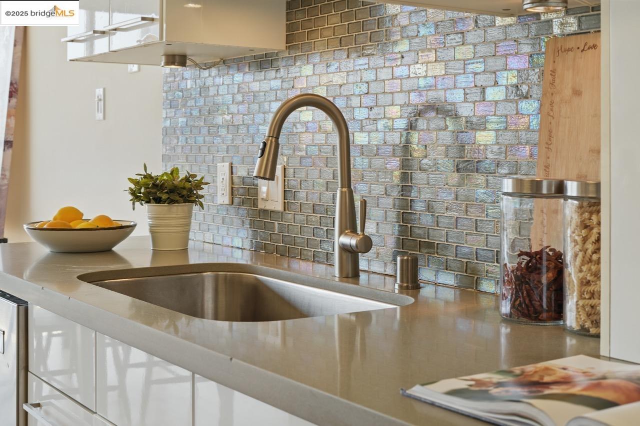 Detail Gallery Image 28 of 32 For 1555 Lakeside Dr #191,  Oakland,  CA 94612 - 2 Beds | 2 Baths