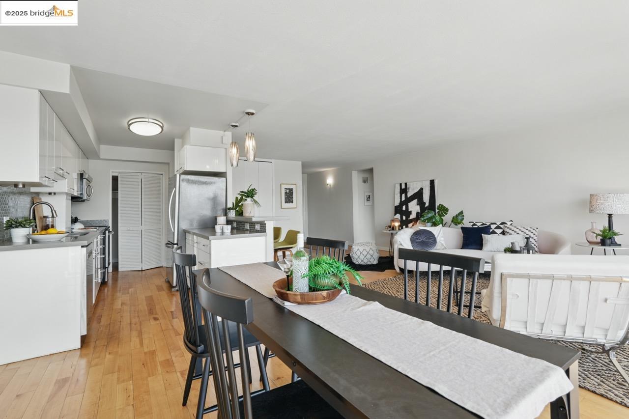 Detail Gallery Image 6 of 32 For 1555 Lakeside Dr #191,  Oakland,  CA 94612 - 2 Beds | 2 Baths