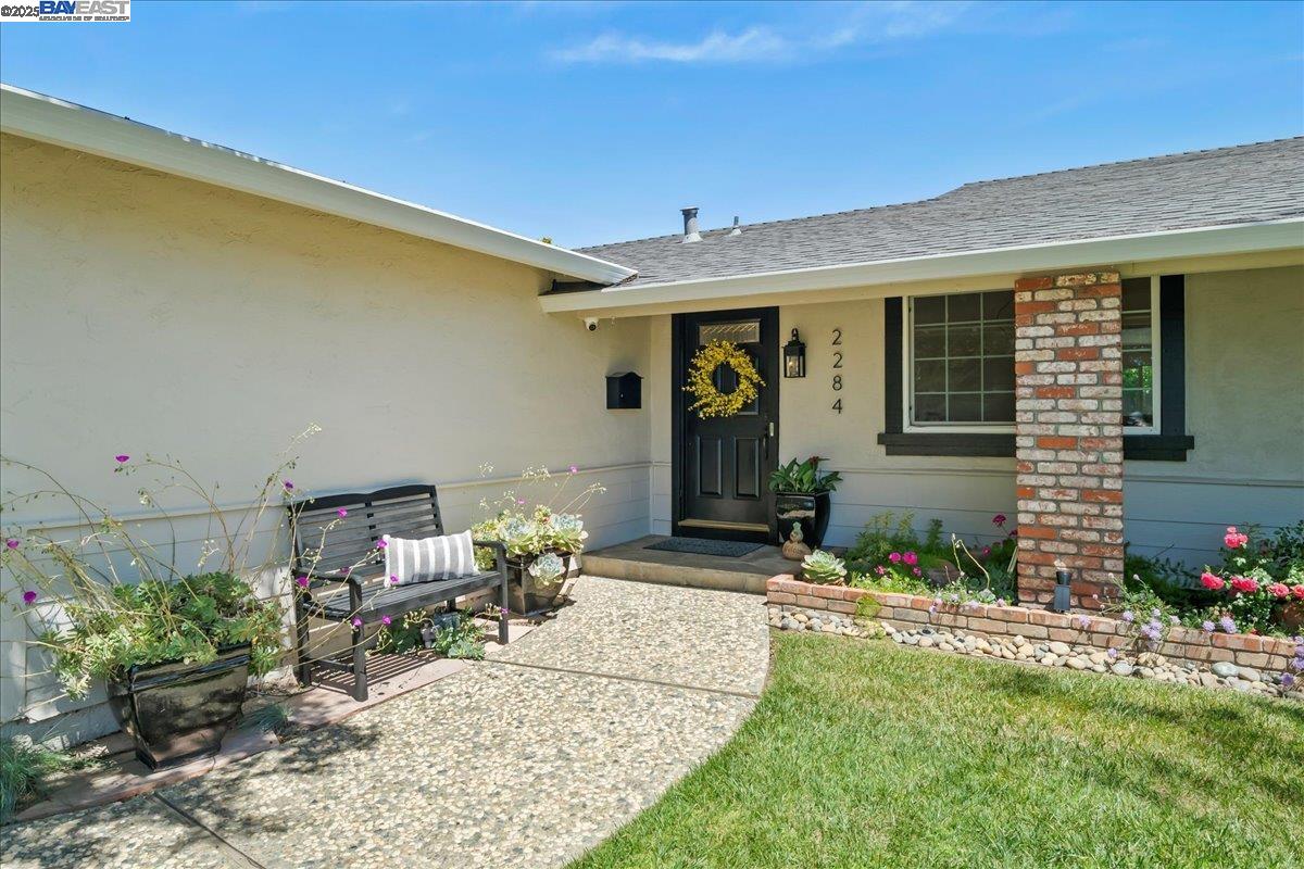 Detail Gallery Image 4 of 46 For 2284 Norwood Rd, Livermore,  CA 94550 - 3 Beds | 2 Baths