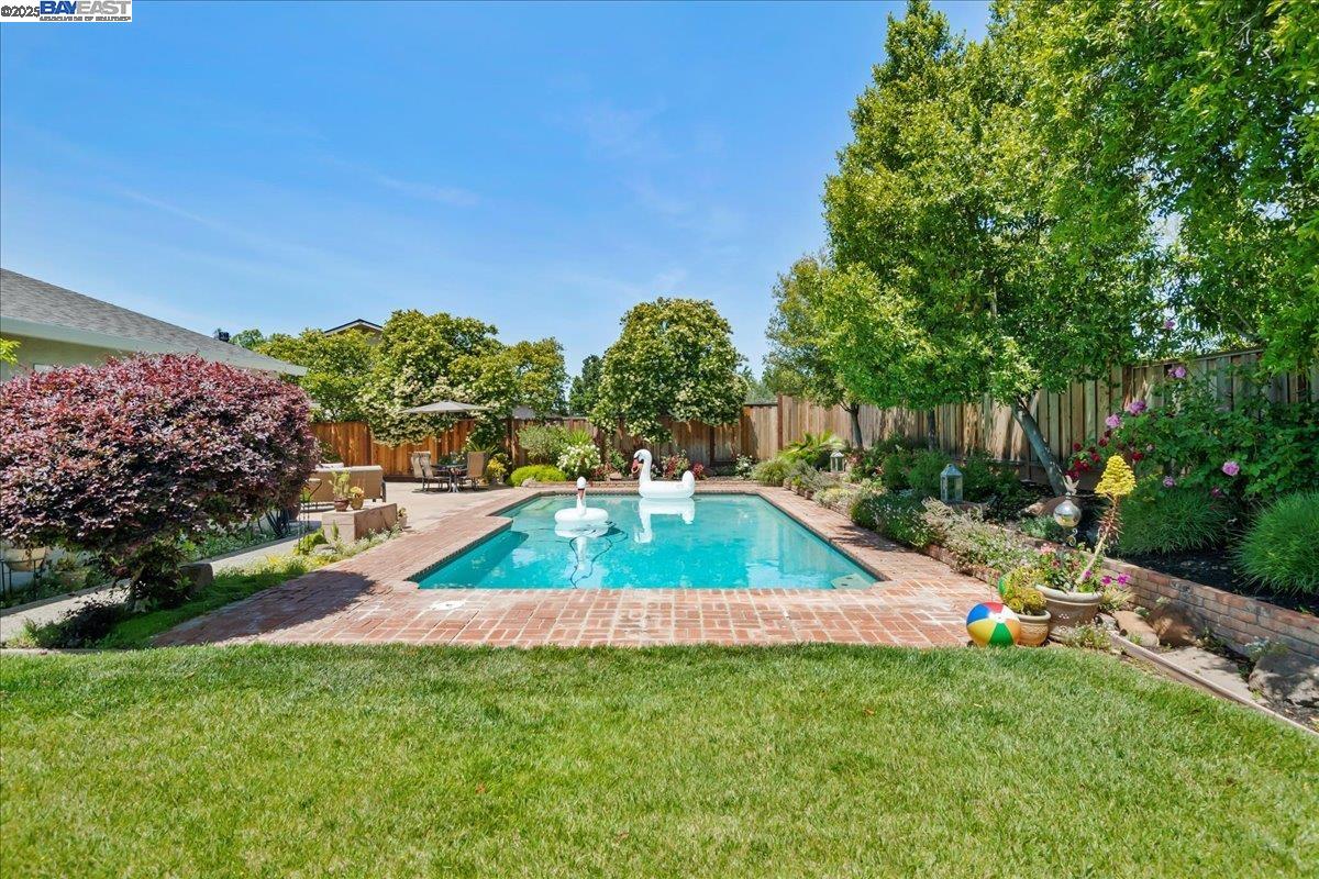 Detail Gallery Image 31 of 46 For 2284 Norwood Rd, Livermore,  CA 94550 - 3 Beds | 2 Baths