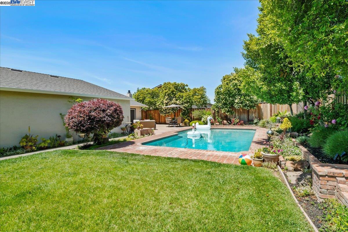 Detail Gallery Image 32 of 46 For 2284 Norwood Rd, Livermore,  CA 94550 - 3 Beds | 2 Baths