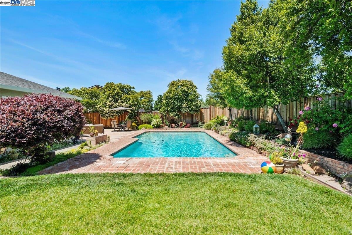 Detail Gallery Image 33 of 46 For 2284 Norwood Rd, Livermore,  CA 94550 - 3 Beds | 2 Baths