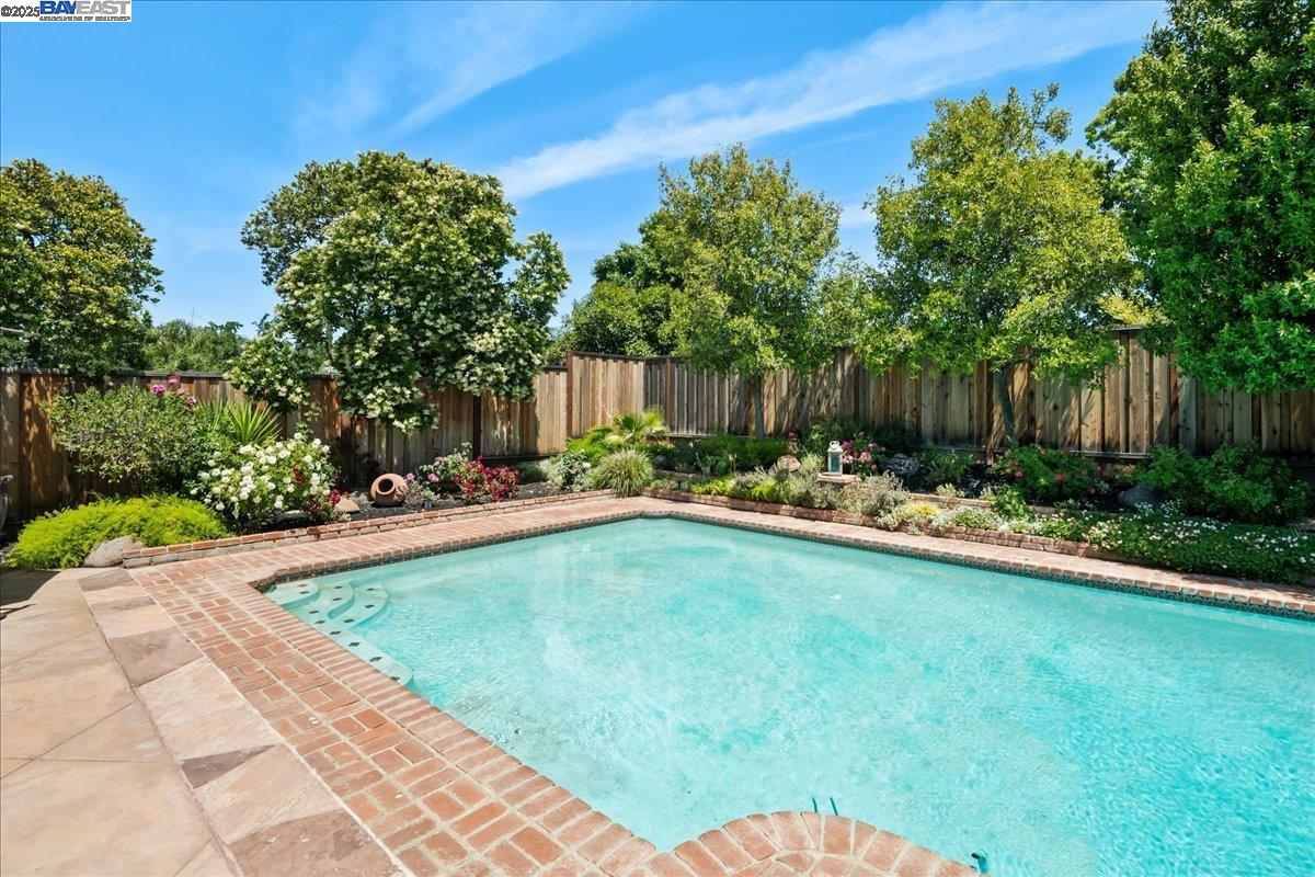 Detail Gallery Image 34 of 46 For 2284 Norwood Rd, Livermore,  CA 94550 - 3 Beds | 2 Baths