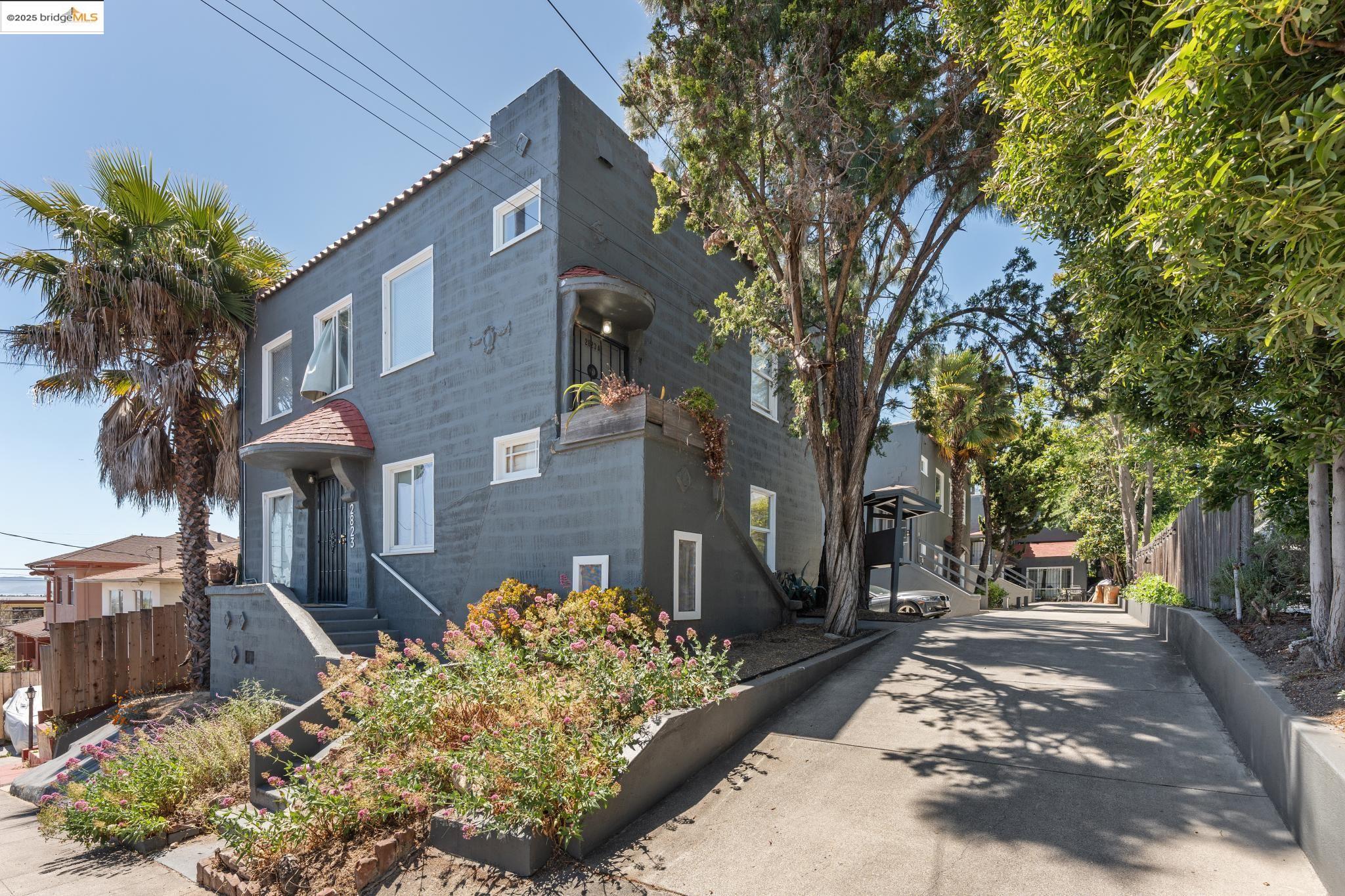 Detail Gallery Image 2 of 18 For 2823 11th Ave #C,  Oakland,  CA 94610 - 2 Beds | 1 Baths