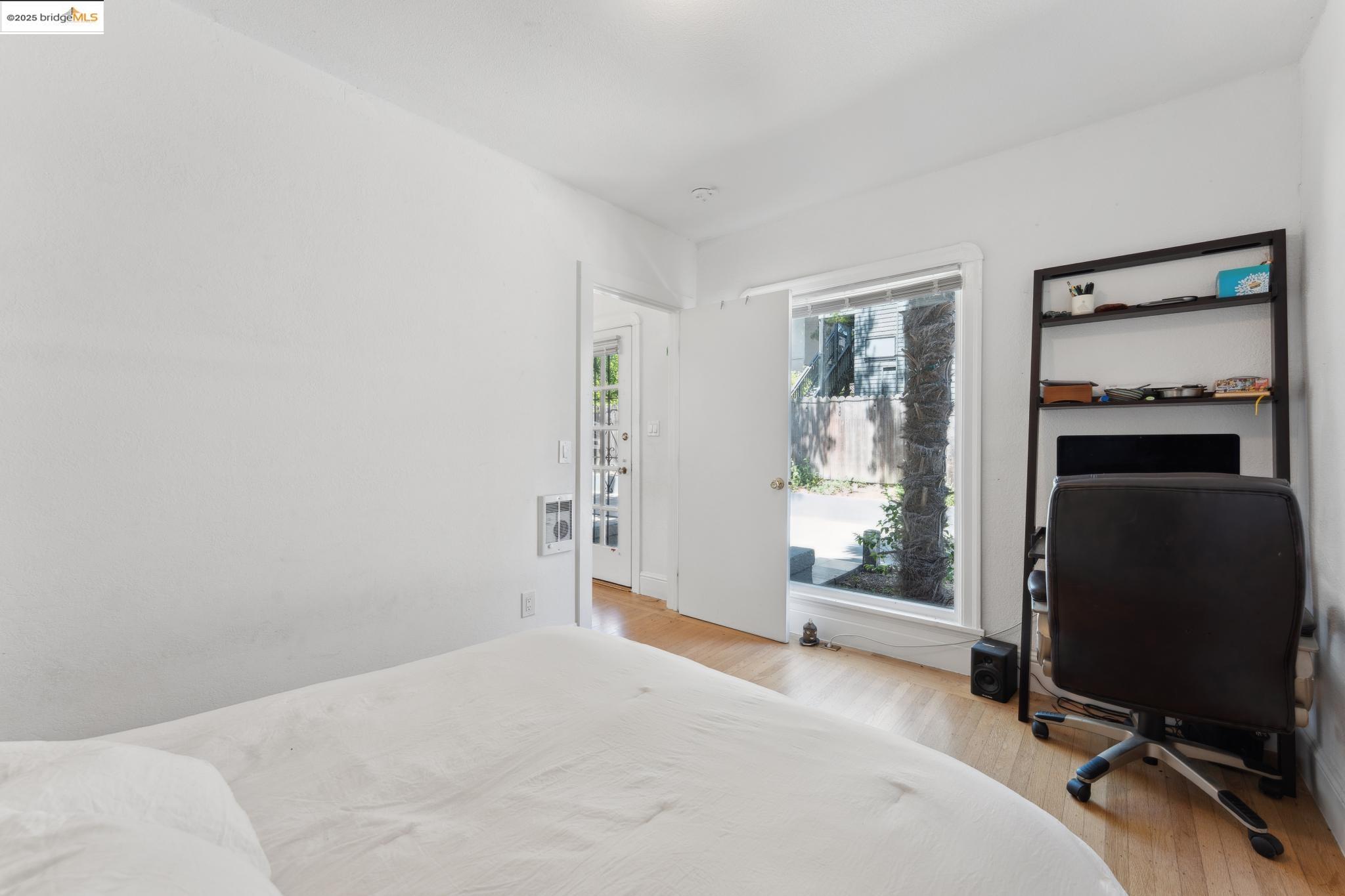 Detail Gallery Image 14 of 18 For 2823 11th Ave #C,  Oakland,  CA 94610 - 2 Beds | 1 Baths