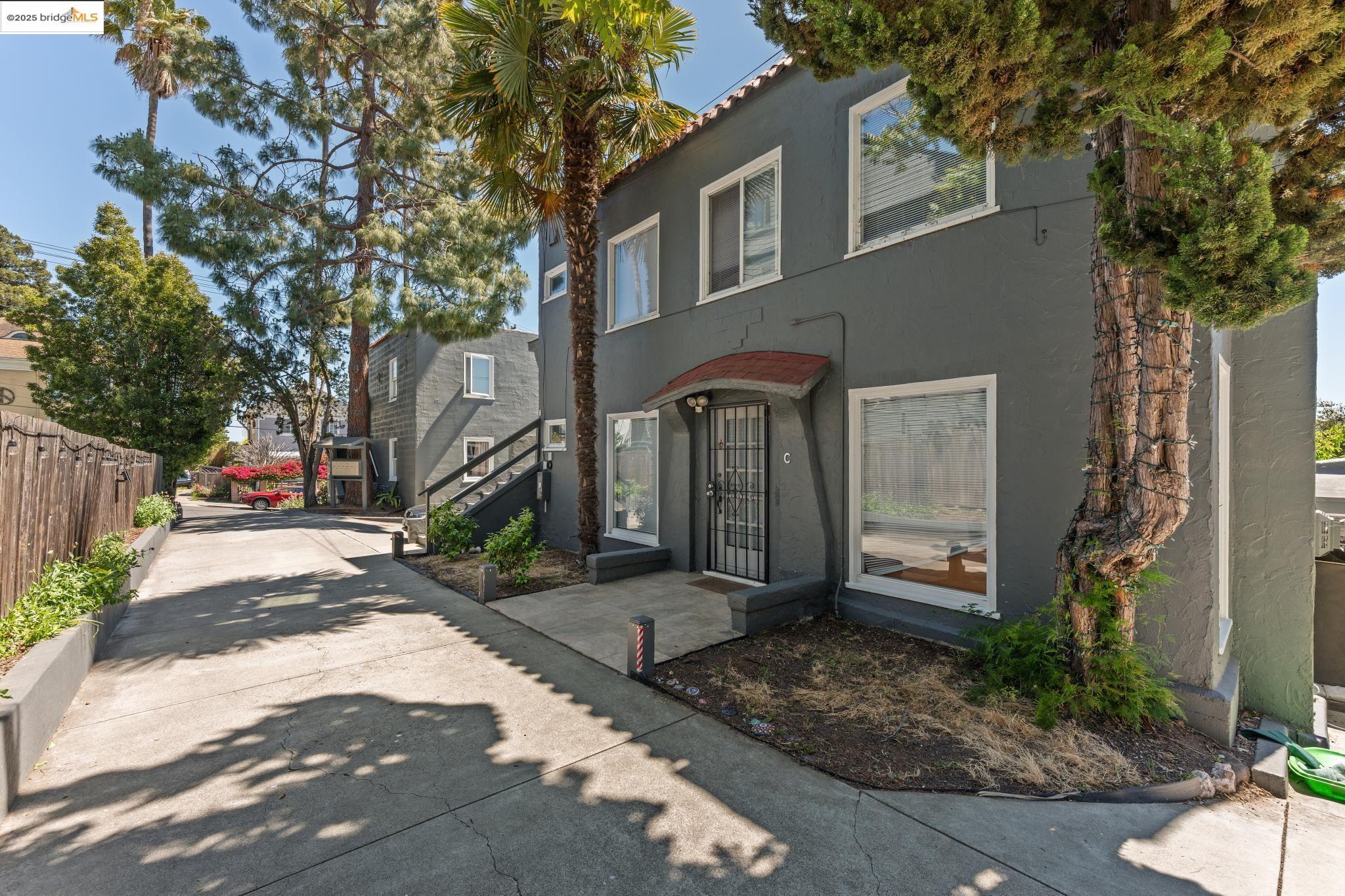 Detail Gallery Image 4 of 18 For 2823 11th Ave #C,  Oakland,  CA 94610 - 2 Beds | 1 Baths