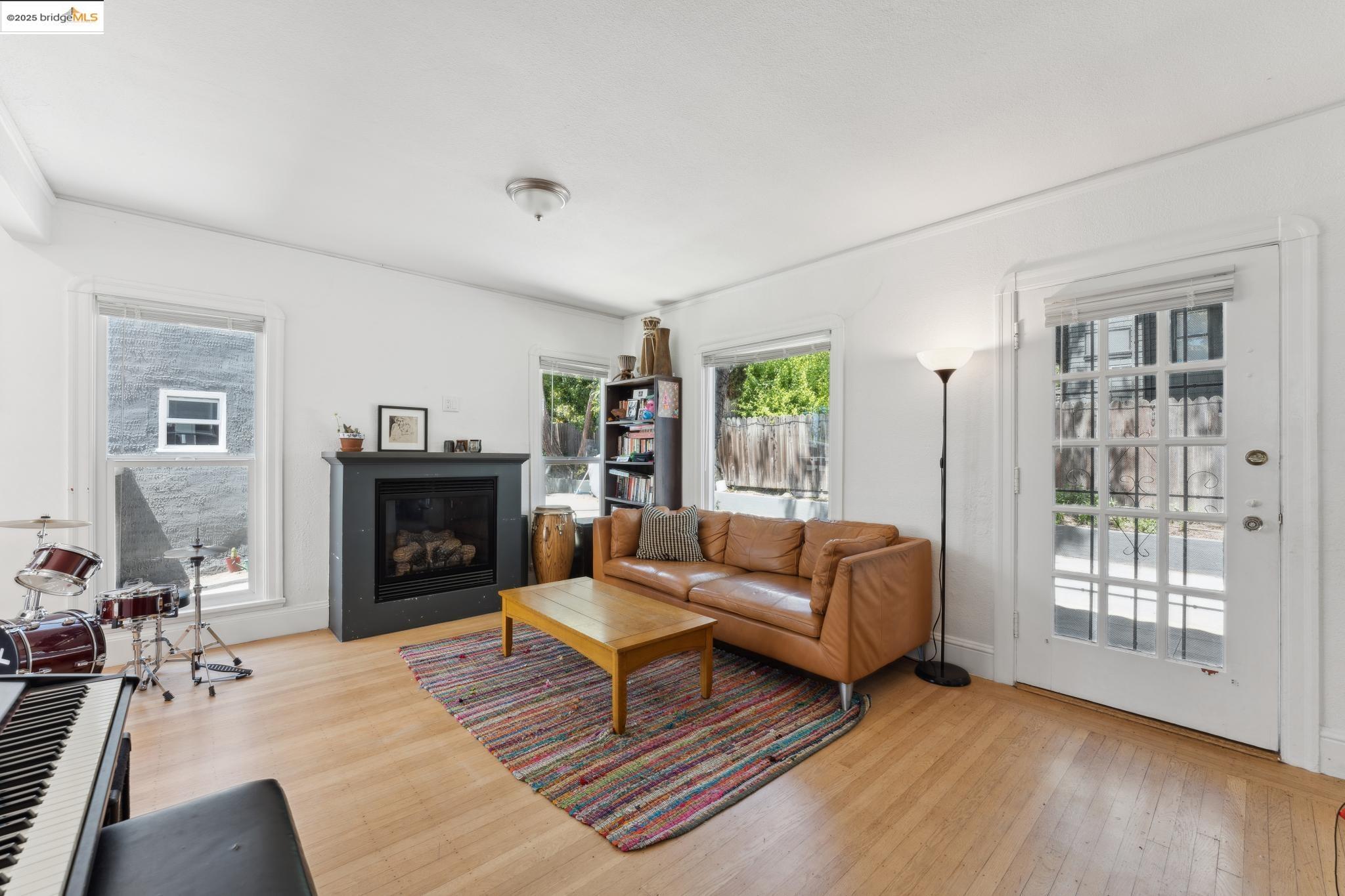 Detail Gallery Image 6 of 18 For 2823 11th Ave #C,  Oakland,  CA 94610 - 2 Beds | 1 Baths