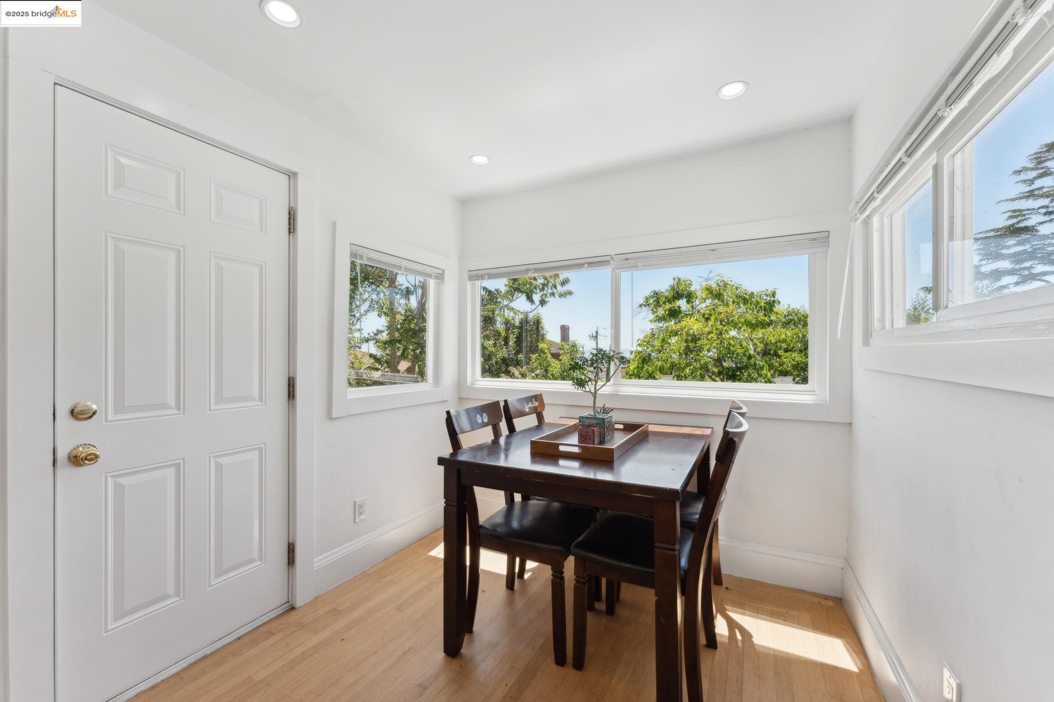 Detail Gallery Image 10 of 18 For 2823 11th Ave #C,  Oakland,  CA 94610 - 2 Beds | 1 Baths