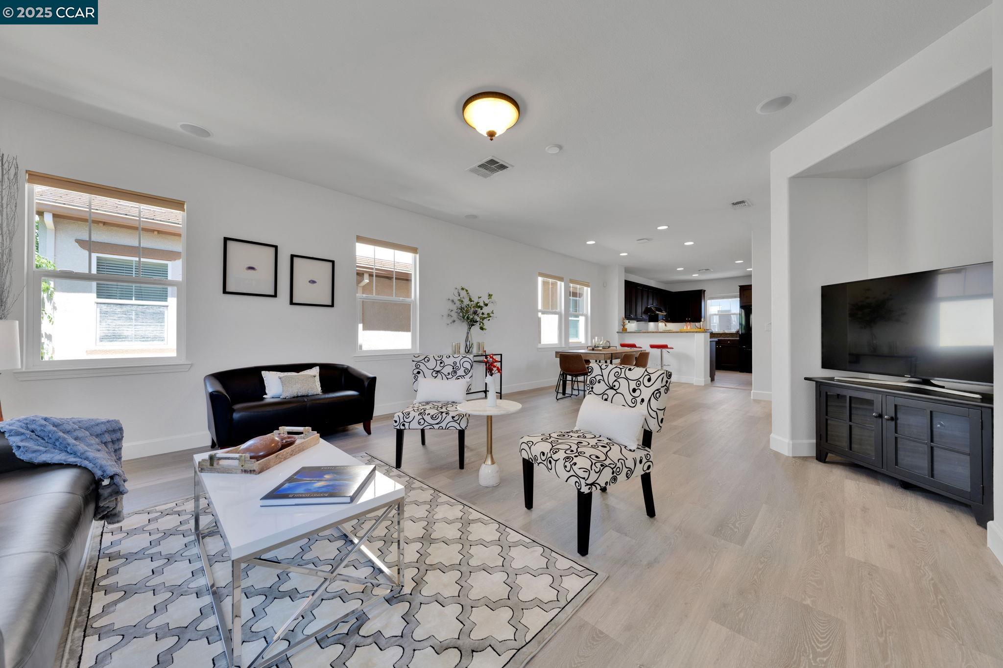 Detail Gallery Image 22 of 60 For 2941 Kobio Dr, Concord,  CA 94519-2685 - 3 Beds | 3/1 Baths