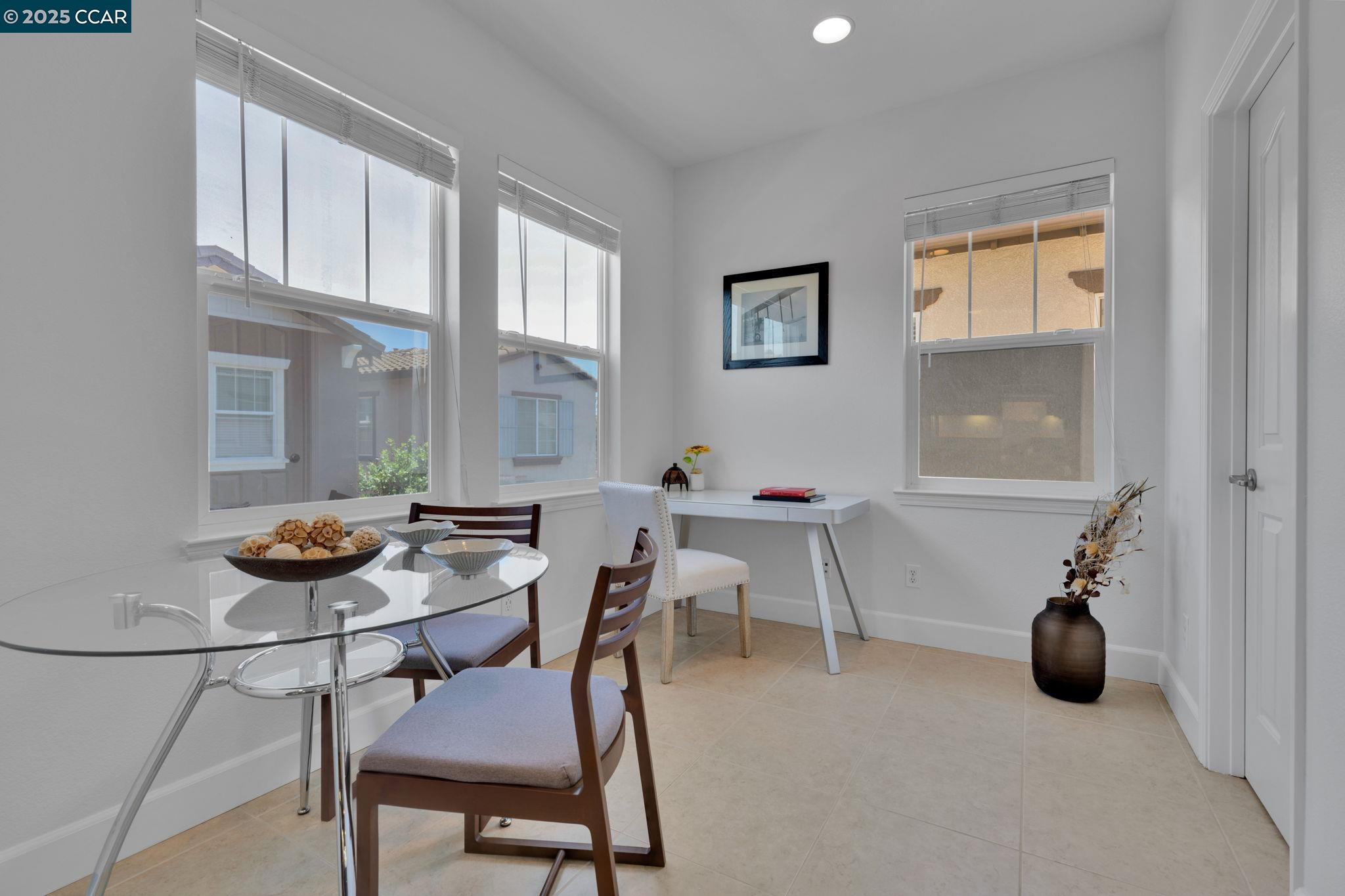 Detail Gallery Image 27 of 60 For 2941 Kobio Dr, Concord,  CA 94519-2685 - 3 Beds | 3/1 Baths
