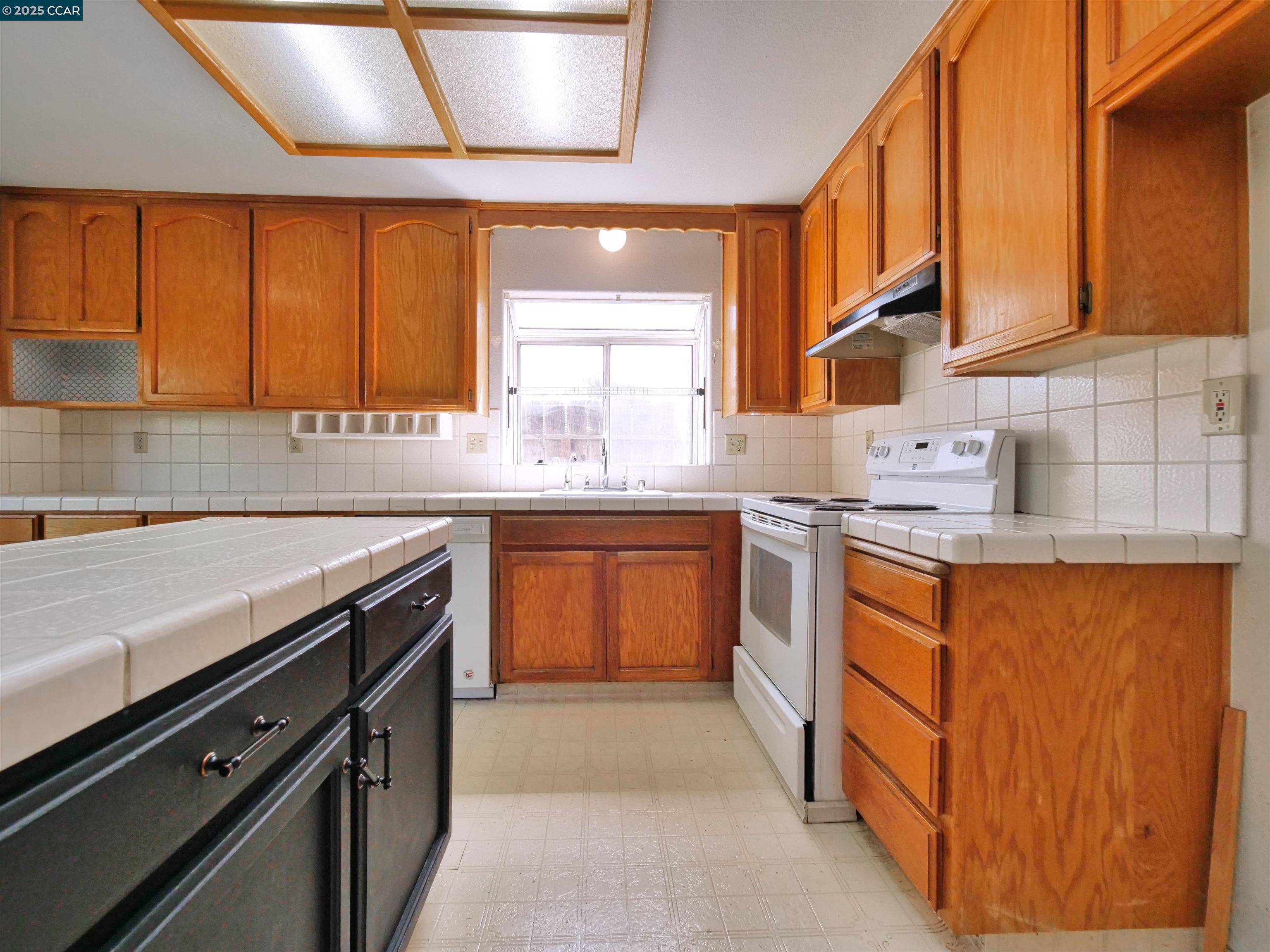 Detail Gallery Image 24 of 60 For 4301 Castle Cary Lane, Salida,  CA 95368 - 3 Beds | 2 Baths
