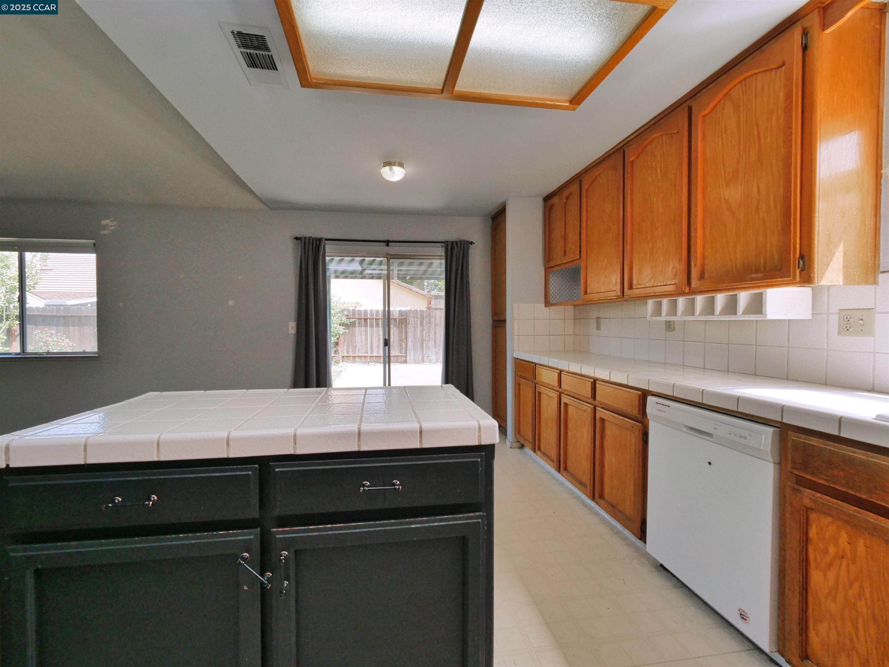 Detail Gallery Image 25 of 60 For 4301 Castle Cary Lane, Salida,  CA 95368 - 3 Beds | 2 Baths