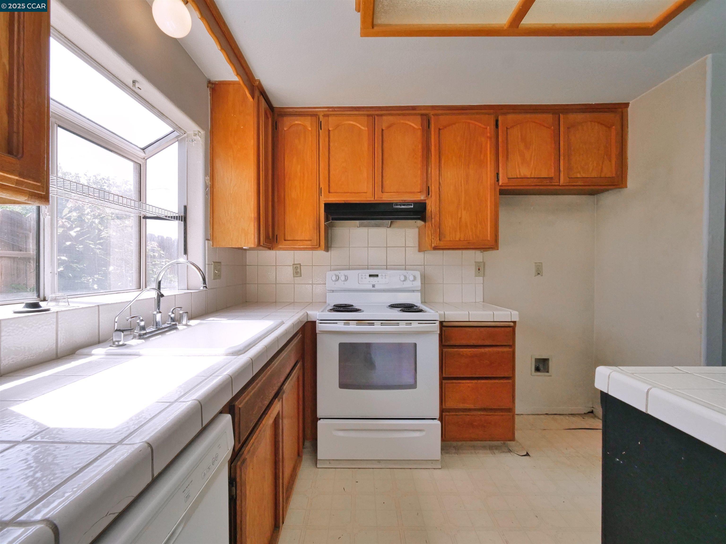 Detail Gallery Image 27 of 60 For 4301 Castle Cary Lane, Salida,  CA 95368 - 3 Beds | 2 Baths