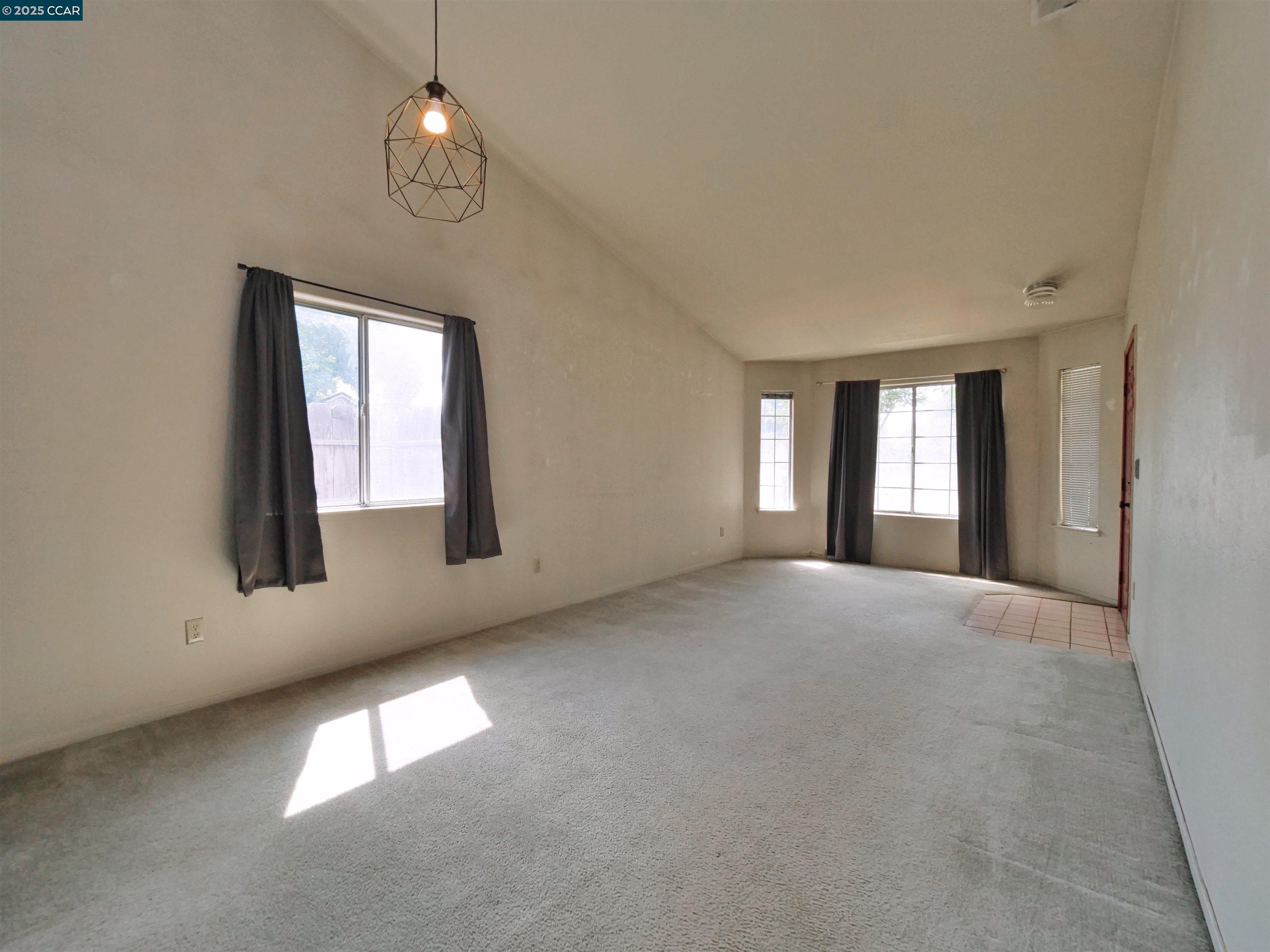 Detail Gallery Image 10 of 60 For 4301 Castle Cary Lane, Salida,  CA 95368 - 3 Beds | 2 Baths