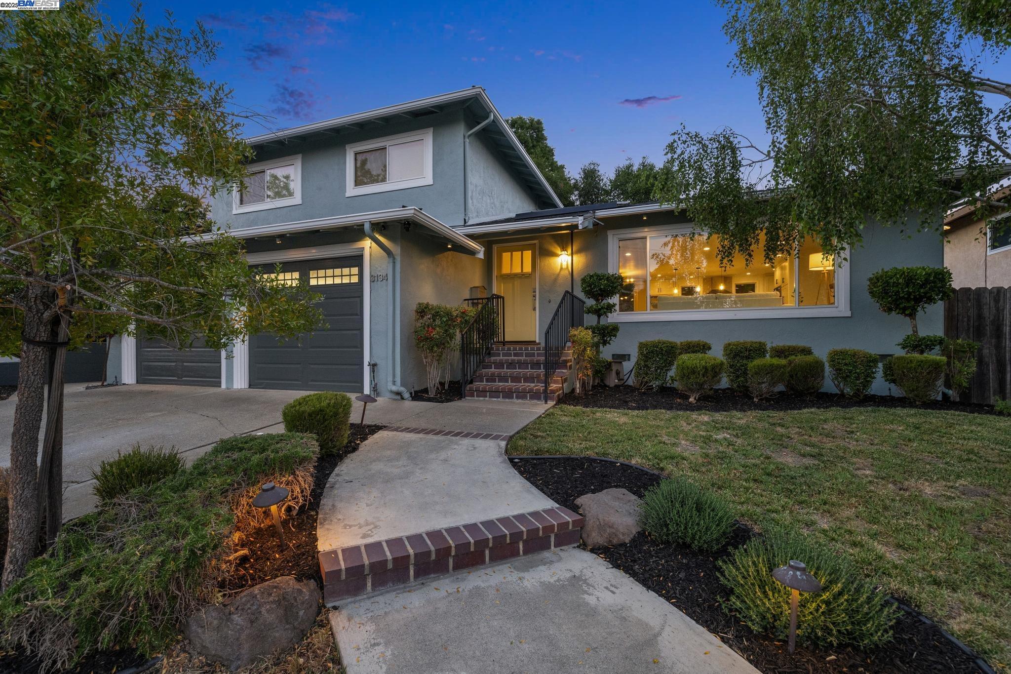 Detail Gallery Image 2 of 55 For 3134 Terry Ct, Castro Valley,  CA 94546 - 4 Beds | 2/1 Baths