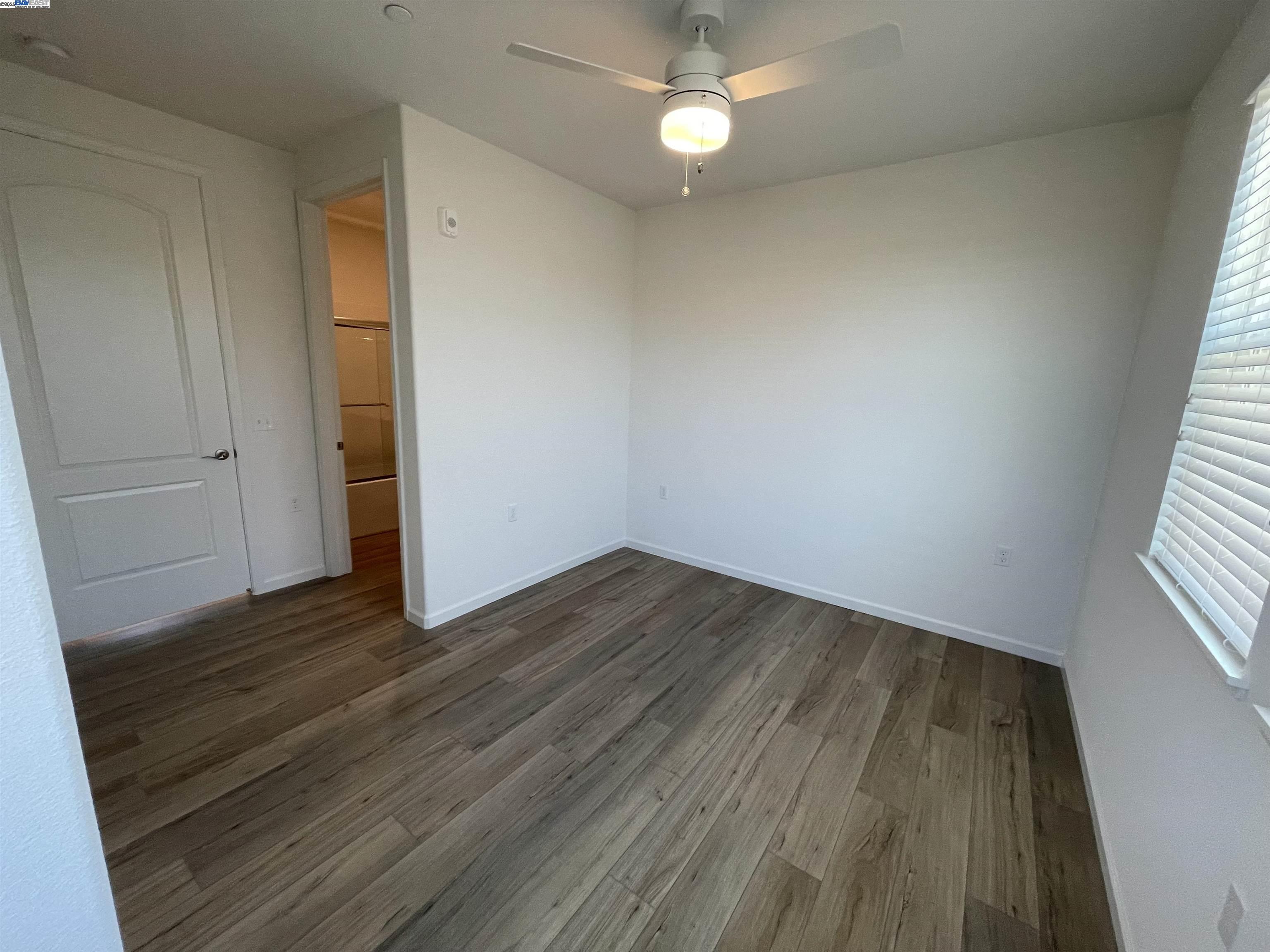 Detail Gallery Image 8 of 16 For 1800 Monroe Ct #1,  Hollister,  CA 95023 - 2 Beds | 2 Baths