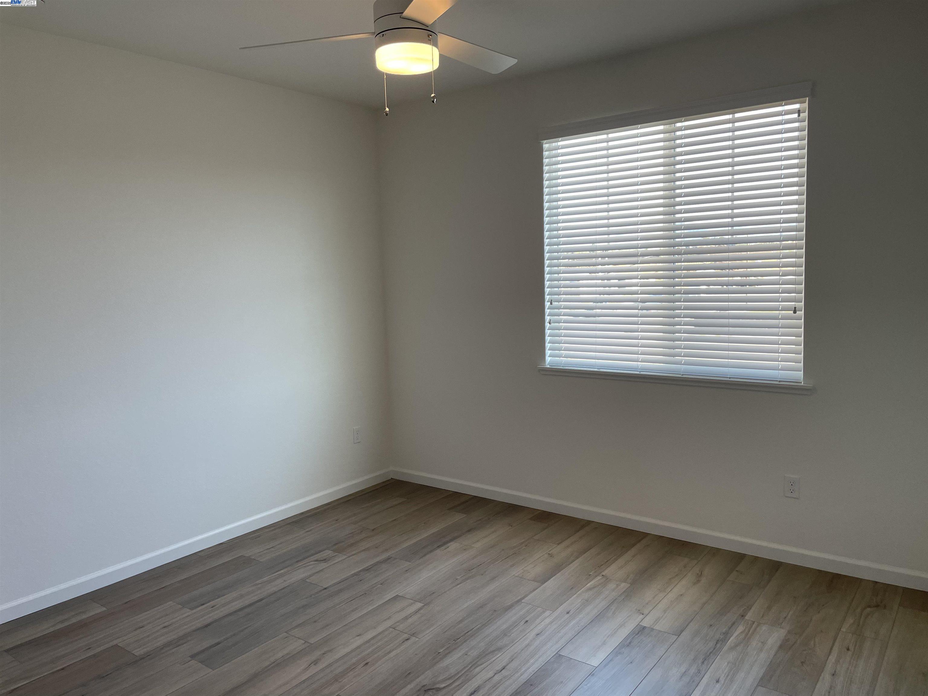 Detail Gallery Image 14 of 16 For 1800 Monroe Ct #1,  Hollister,  CA 95023 - 2 Beds | 2 Baths