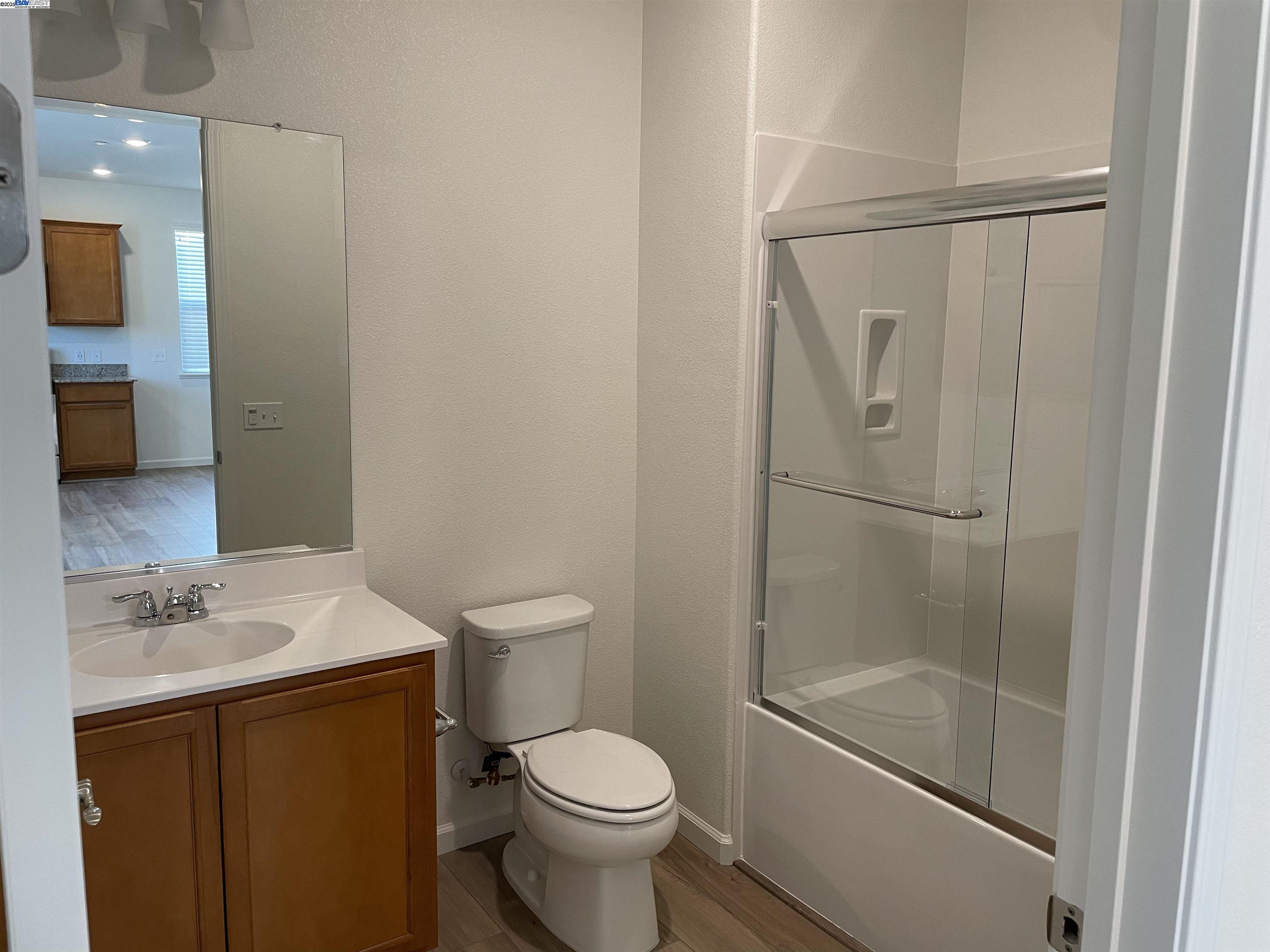 Detail Gallery Image 4 of 16 For 1800 Monroe Ct #1,  Hollister,  CA 95023 - 2 Beds | 2 Baths