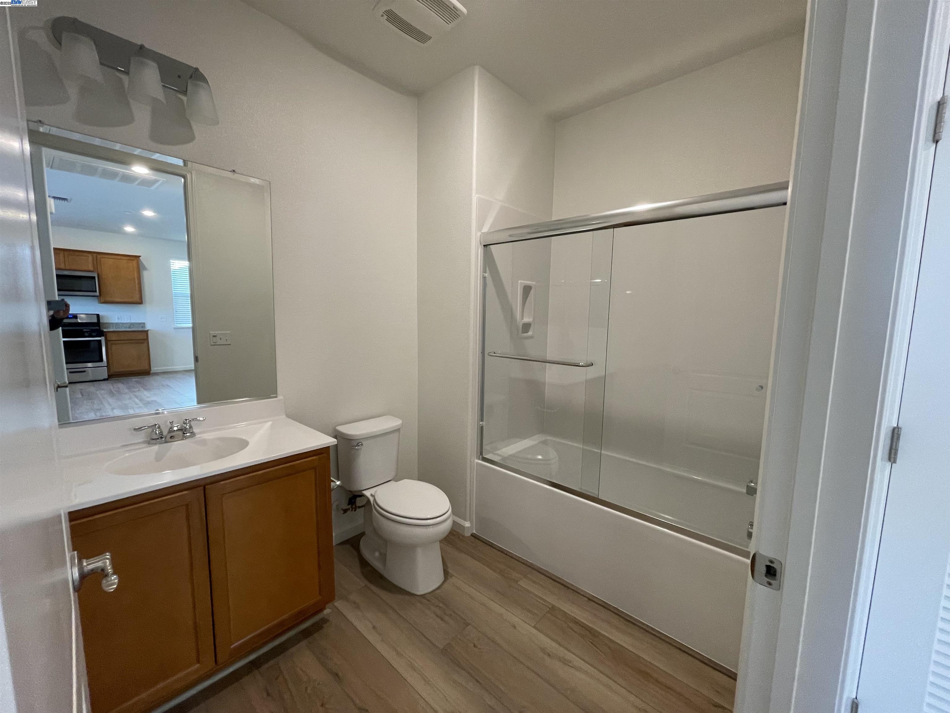 Detail Gallery Image 6 of 16 For 1800 Monroe Ct #1,  Hollister,  CA 95023 - 2 Beds | 2 Baths