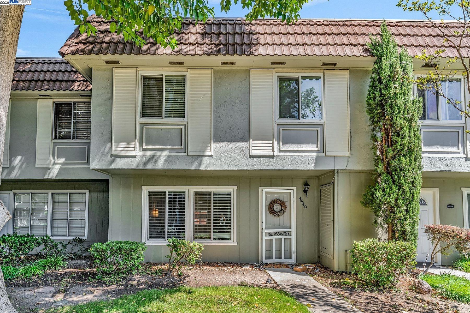 Detail Gallery Image 1 of 14 For 4446 Seminole Way, Pleasanton,  CA 94588-4201 - 4 Beds | 2/1 Baths