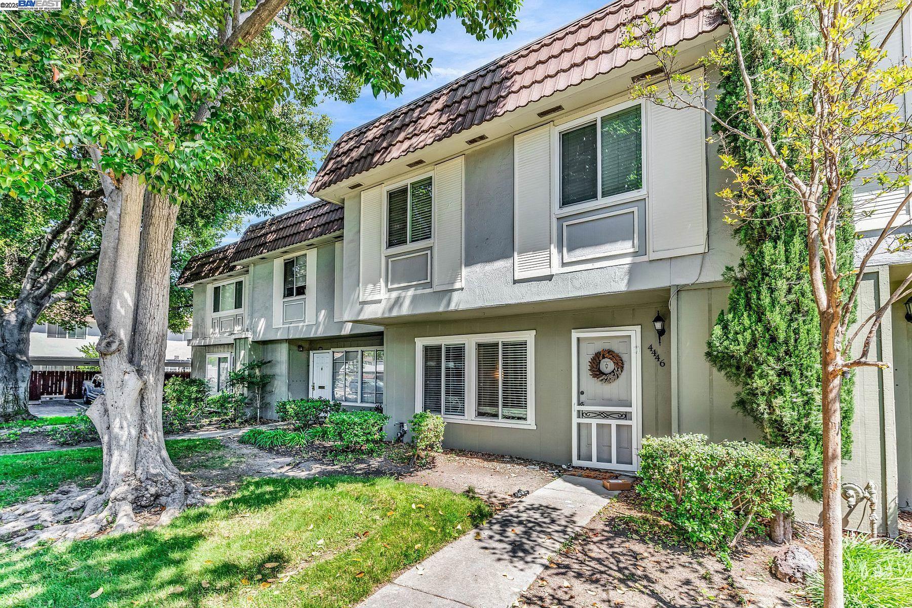 Detail Gallery Image 11 of 14 For 4446 Seminole Way, Pleasanton,  CA 94588-4201 - 4 Beds | 2/1 Baths