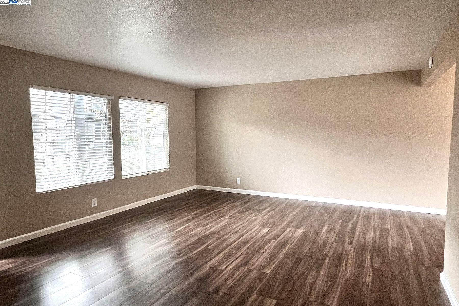 Detail Gallery Image 6 of 14 For 4446 Seminole Way, Pleasanton,  CA 94588-4201 - 4 Beds | 2/1 Baths