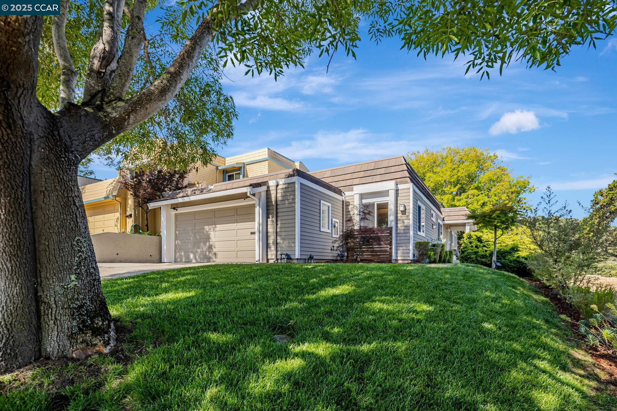 Detail Gallery Image 1 of 36 For 2280 Hastings Dr, Belmont,  CA 94002 - 3 Beds | 2 Baths