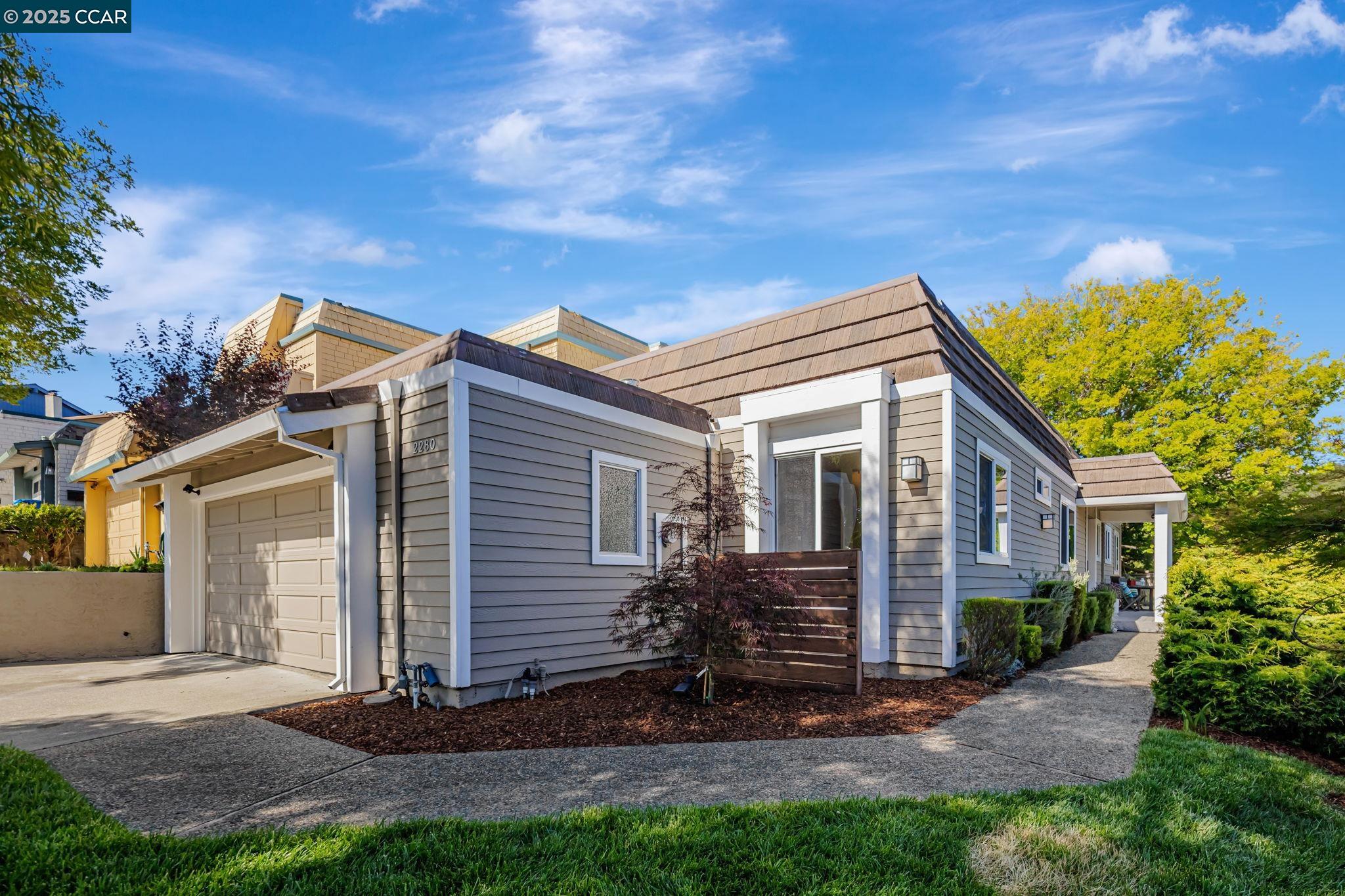 Detail Gallery Image 2 of 36 For 2280 Hastings Dr, Belmont,  CA 94002 - 3 Beds | 2 Baths