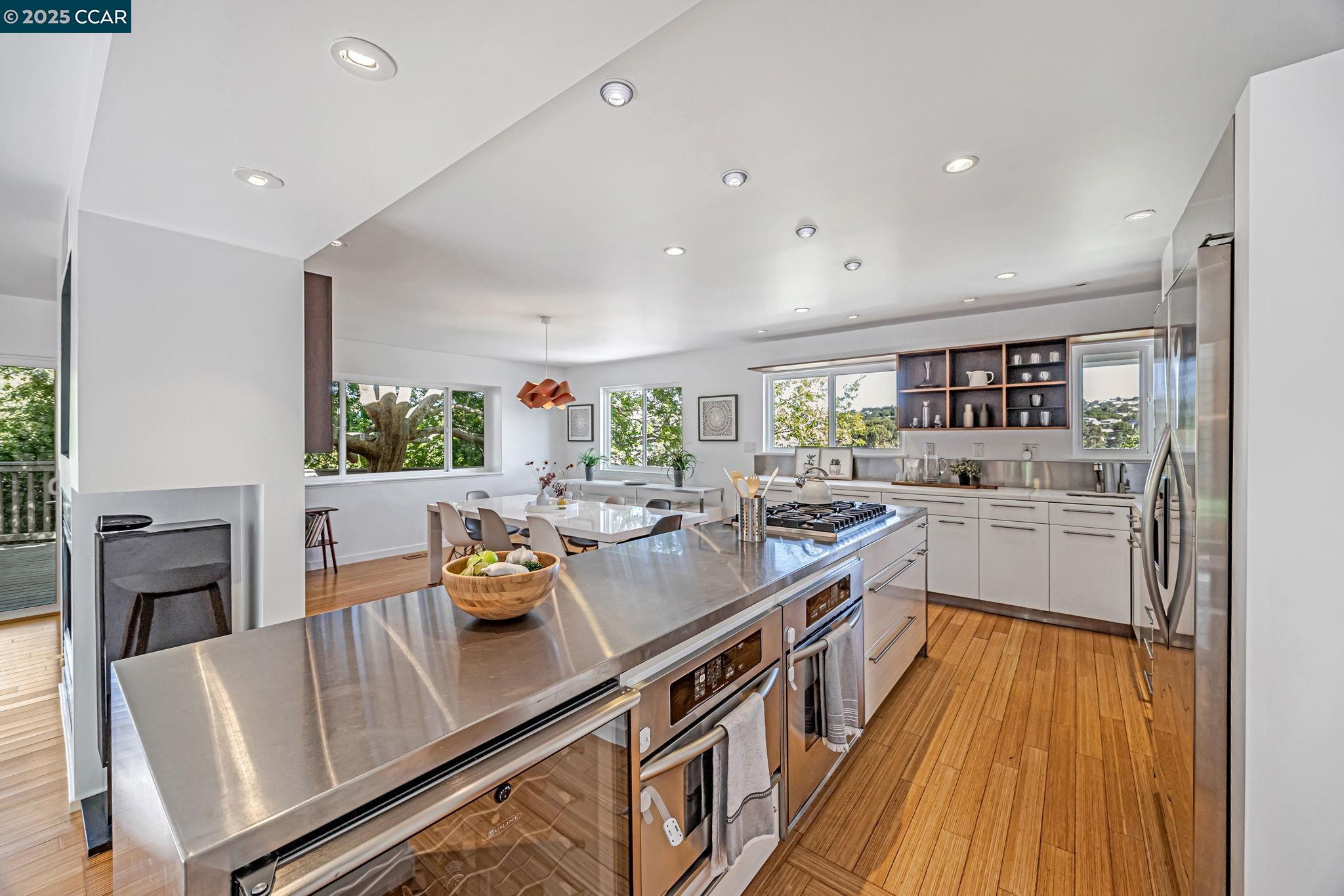 Detail Gallery Image 11 of 36 For 2280 Hastings Dr, Belmont,  CA 94002 - 3 Beds | 2 Baths