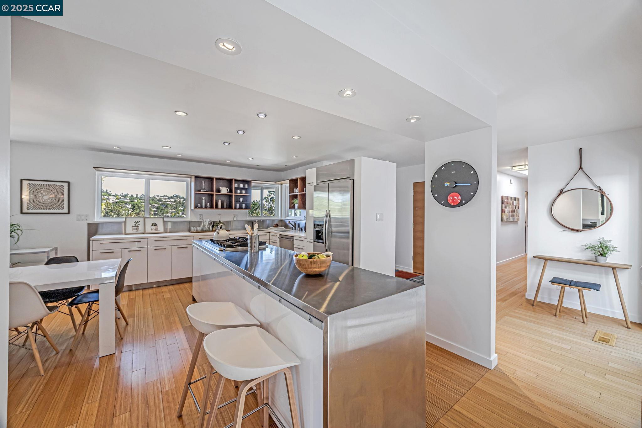 Detail Gallery Image 12 of 36 For 2280 Hastings Dr, Belmont,  CA 94002 - 3 Beds | 2 Baths
