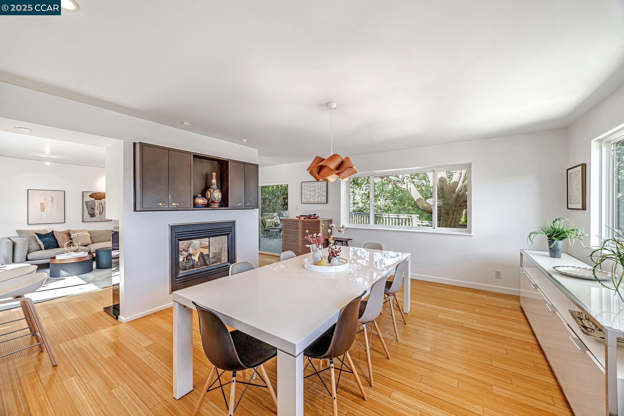 Detail Gallery Image 15 of 36 For 2280 Hastings Dr, Belmont,  CA 94002 - 3 Beds | 2 Baths