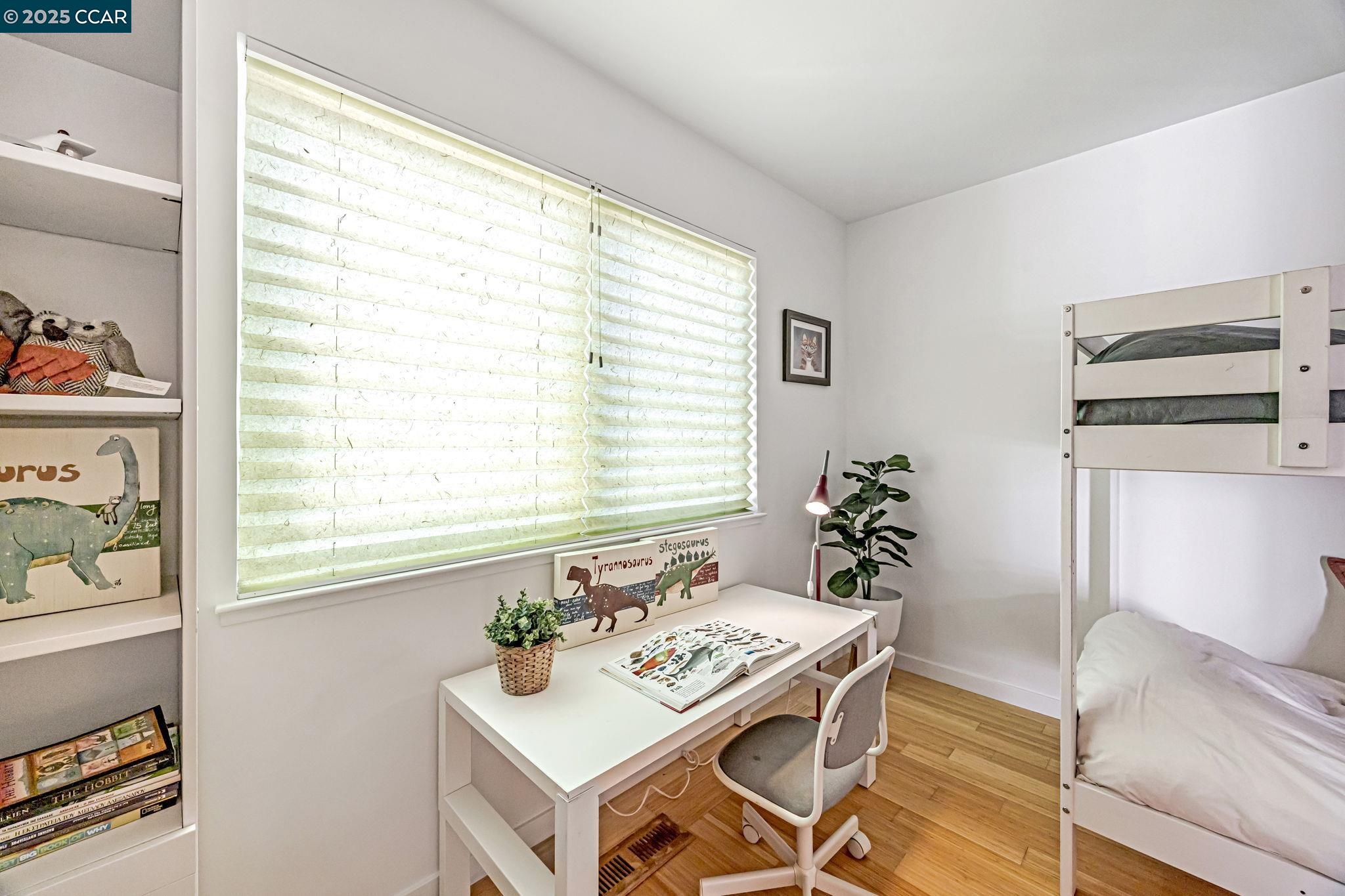 Detail Gallery Image 22 of 36 For 2280 Hastings Dr, Belmont,  CA 94002 - 3 Beds | 2 Baths