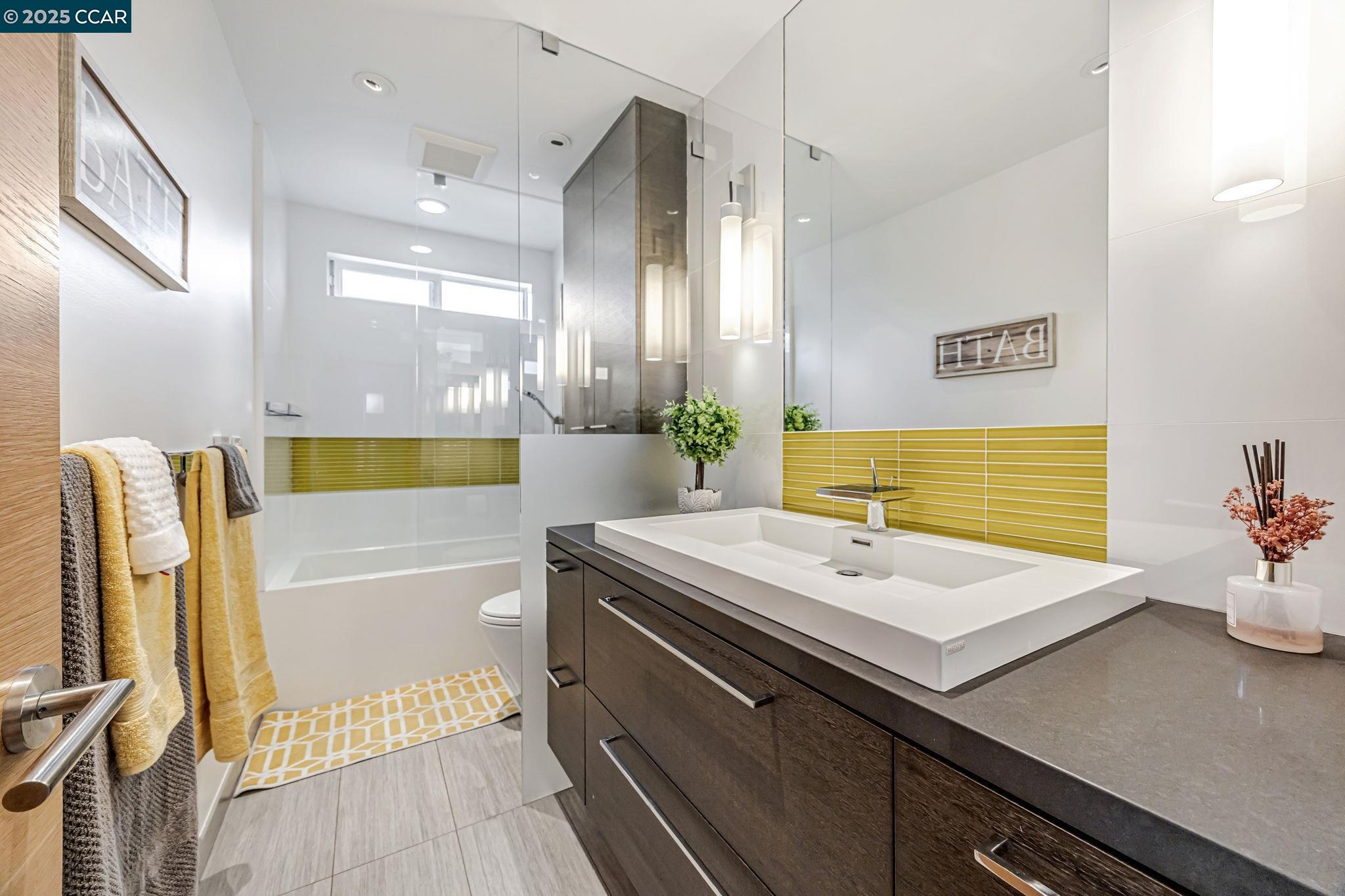 Detail Gallery Image 24 of 36 For 2280 Hastings Dr, Belmont,  CA 94002 - 3 Beds | 2 Baths