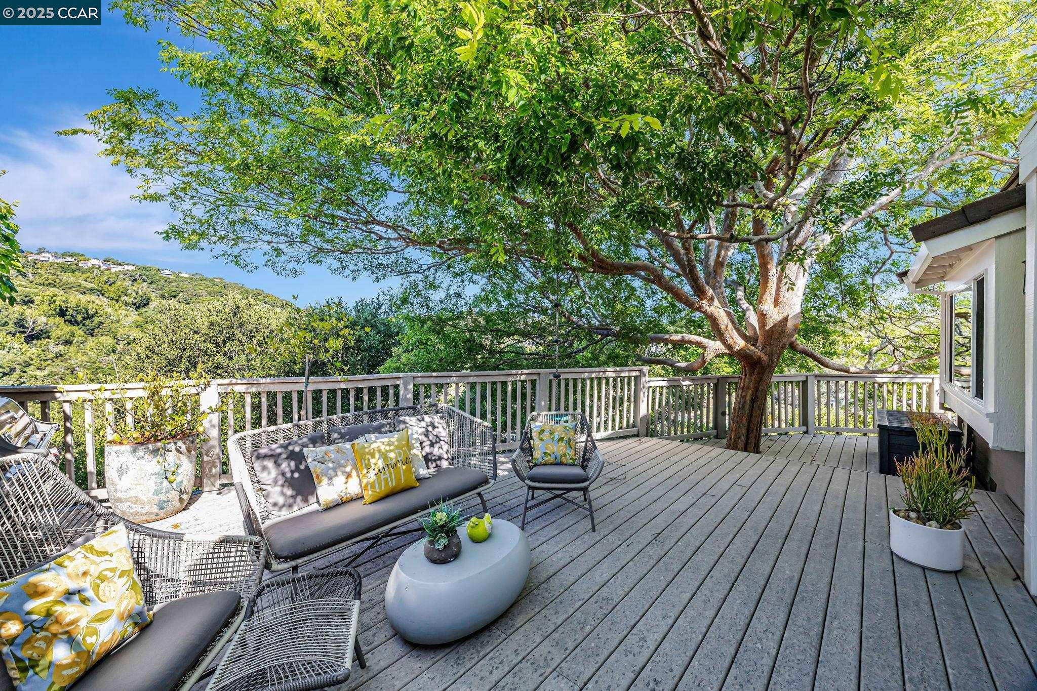 Detail Gallery Image 25 of 36 For 2280 Hastings Dr, Belmont,  CA 94002 - 3 Beds | 2 Baths