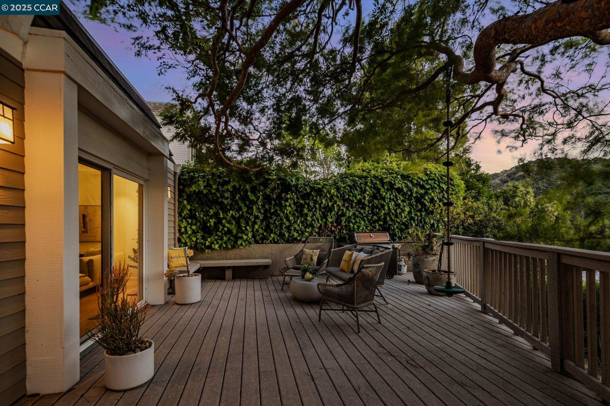 Detail Gallery Image 31 of 36 For 2280 Hastings Dr, Belmont,  CA 94002 - 3 Beds | 2 Baths