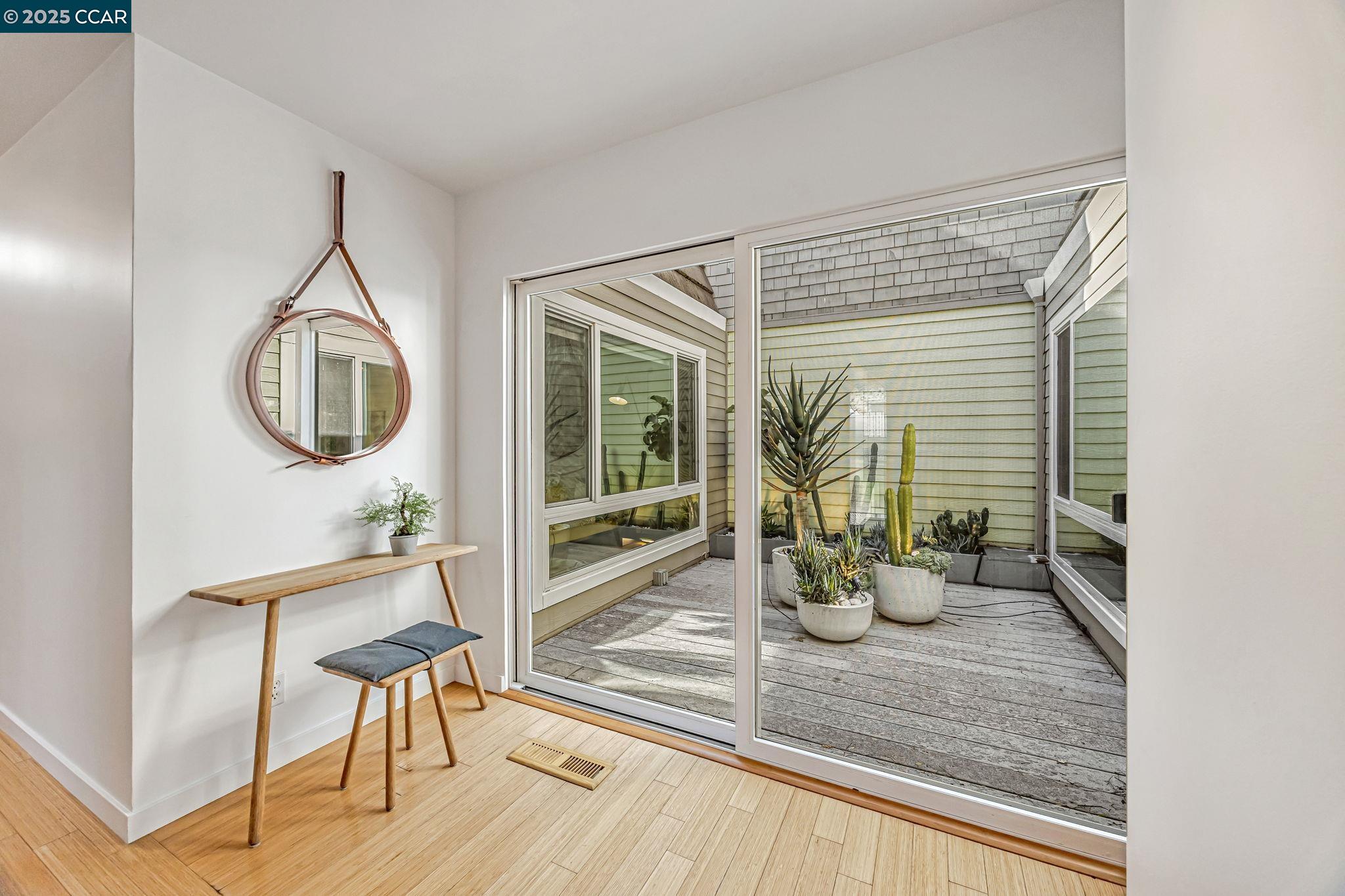 Detail Gallery Image 6 of 36 For 2280 Hastings Dr, Belmont,  CA 94002 - 3 Beds | 2 Baths